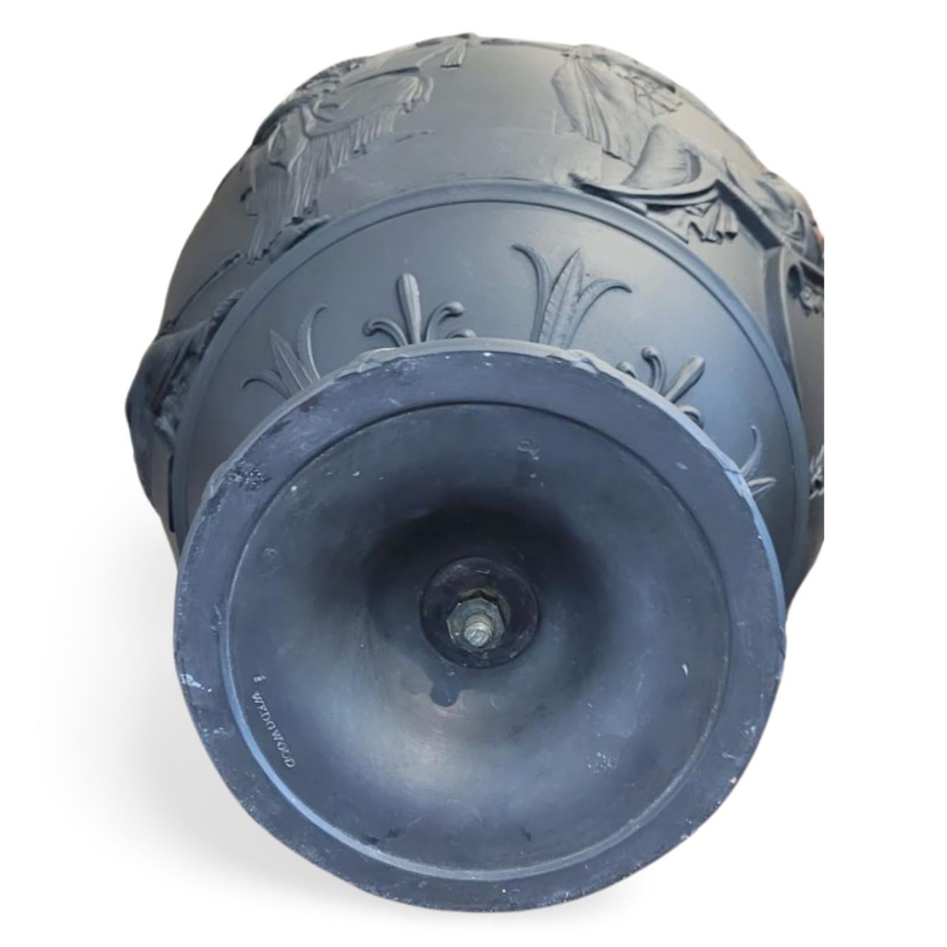 Coppia di vasi Apoteosi in basalto nero, Wedgwood, circa 1880 in vendita 11