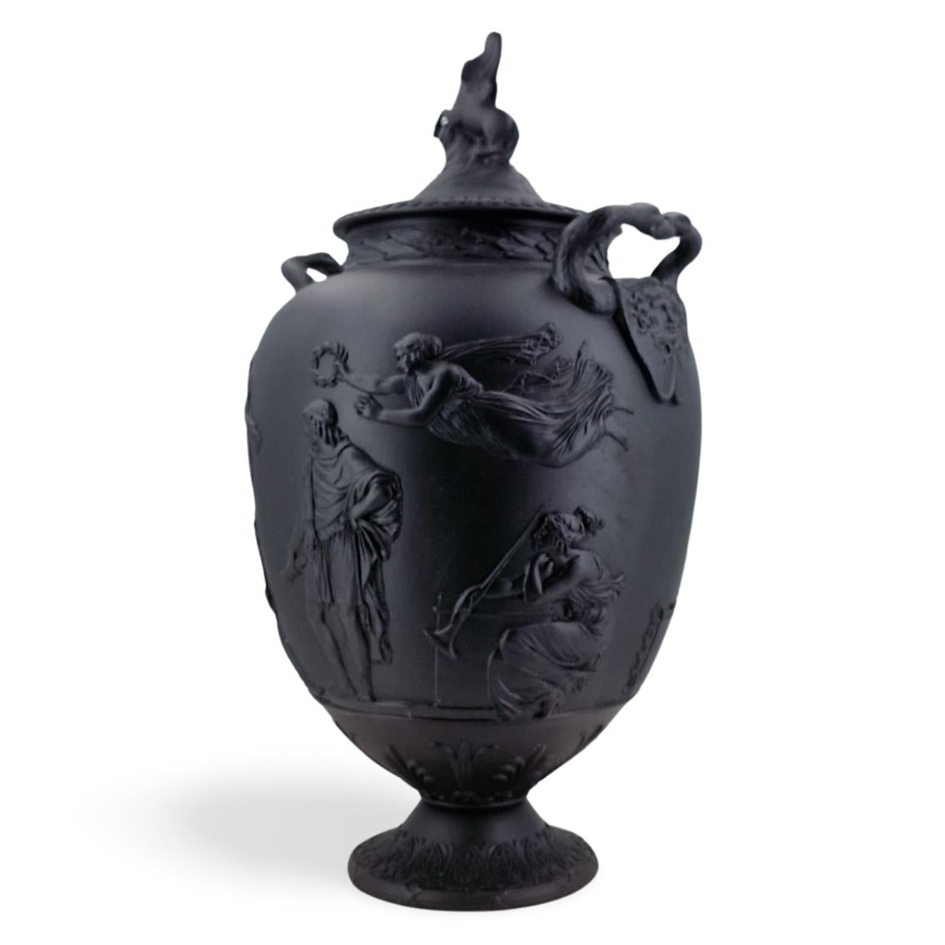 Neoclassico Coppia di vasi Apoteosi in basalto nero, Wedgwood, circa 1880 in vendita