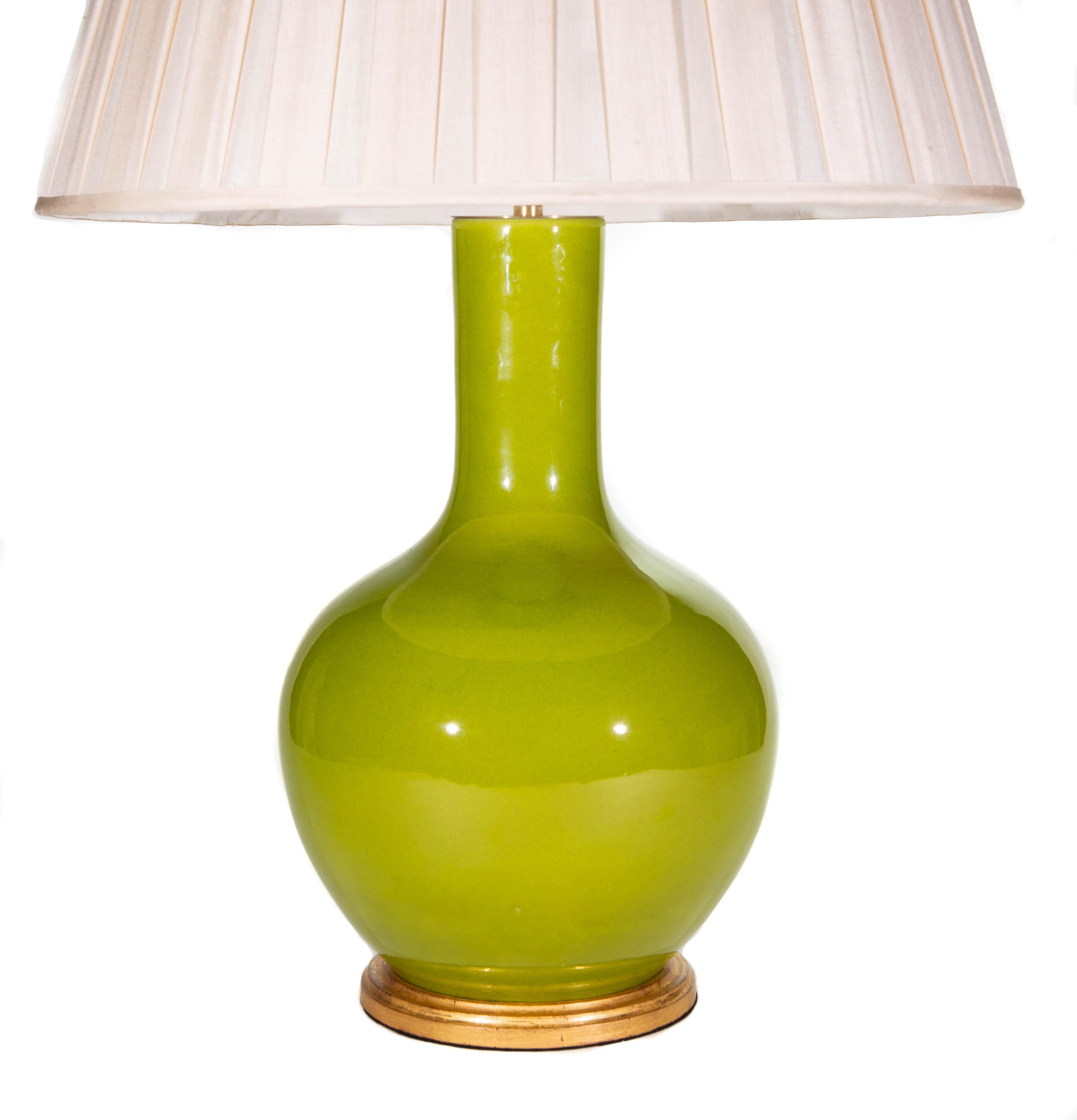 Chinese Pair of Apple Green Porcelain Straight Neck Table Lamps For Sale