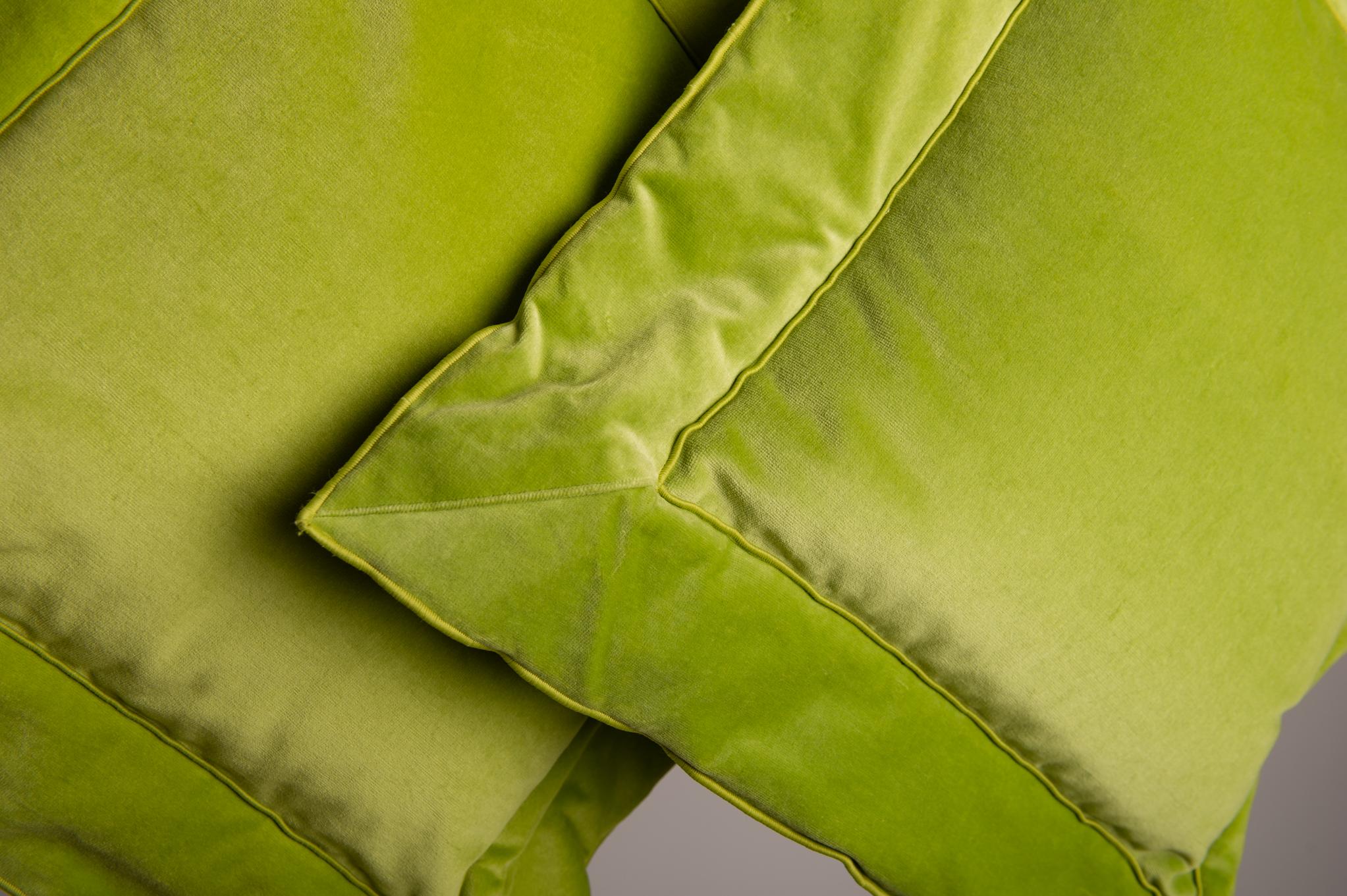 apple green pillows