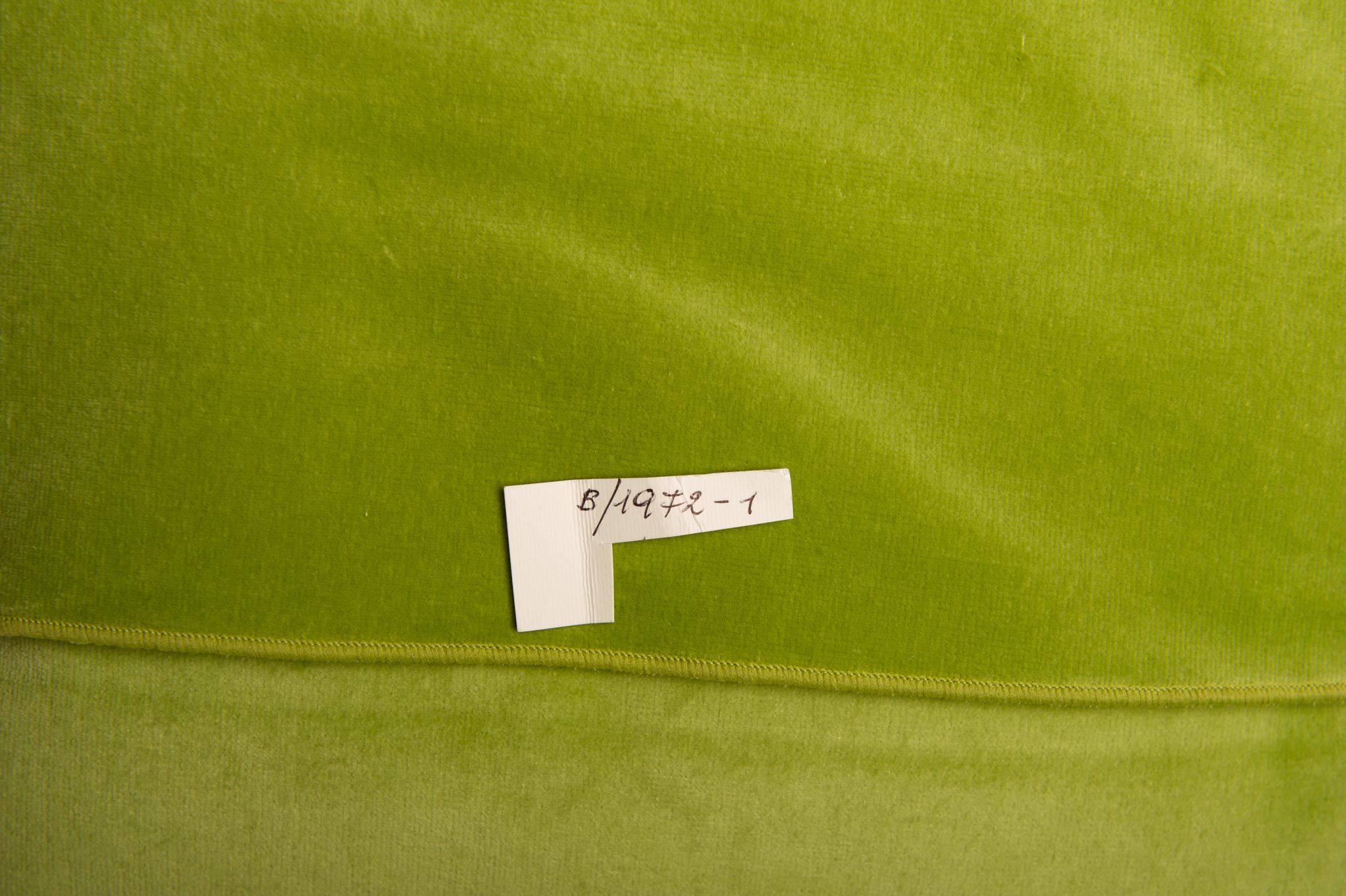 Paire de coussins inhabituels en velours vert pomme Excellent état - En vente à Alessandria, Piemonte