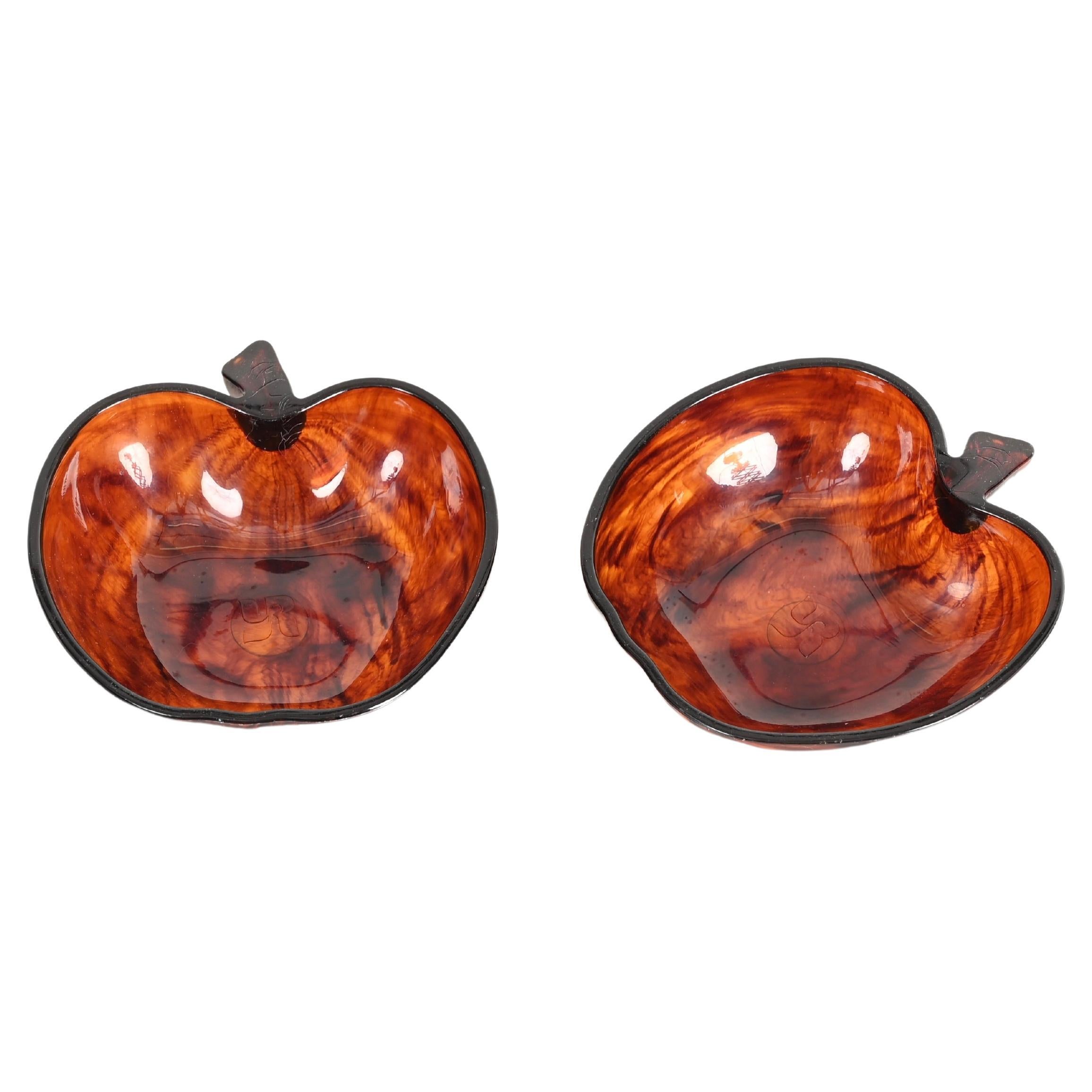 Pareja de cuencos Vide Poche en forma de manzana en lucita efecto carey, Italia 1970 en venta