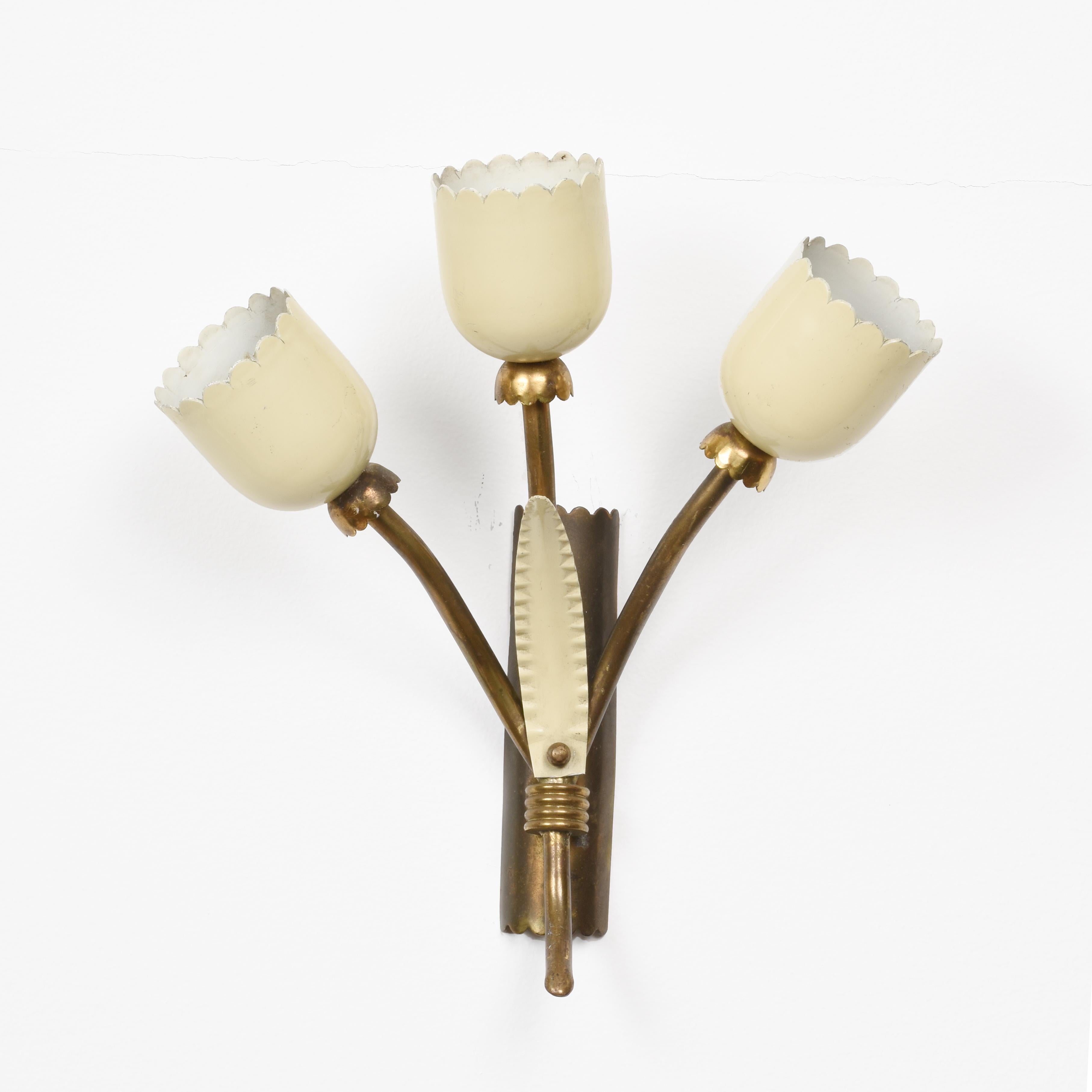 Pair of Applique in Brass and Italian Stilnovo Style Enamel, Three Lights Italy 4