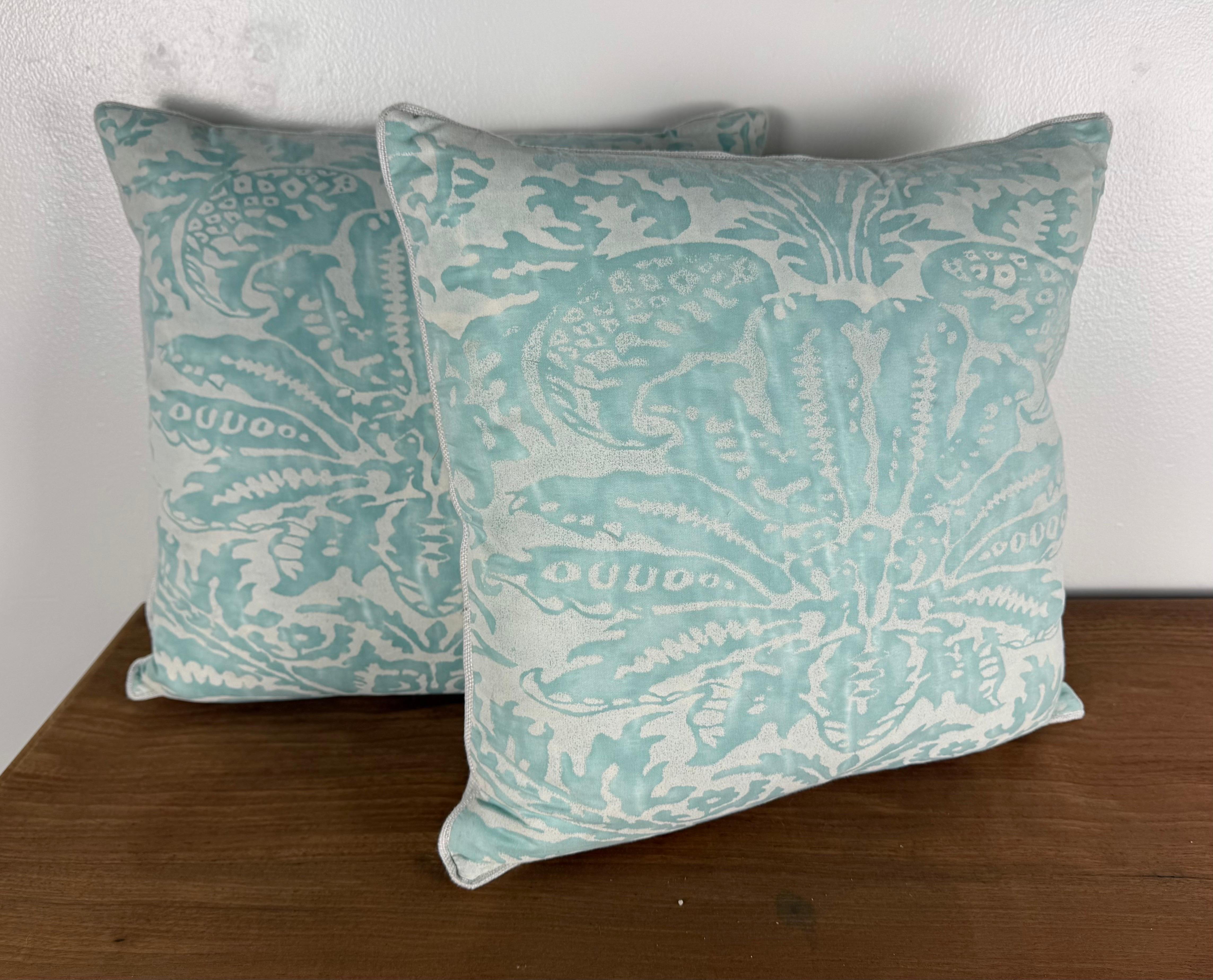 Baroque Paire de coussins en lin de style Fortuny en vente