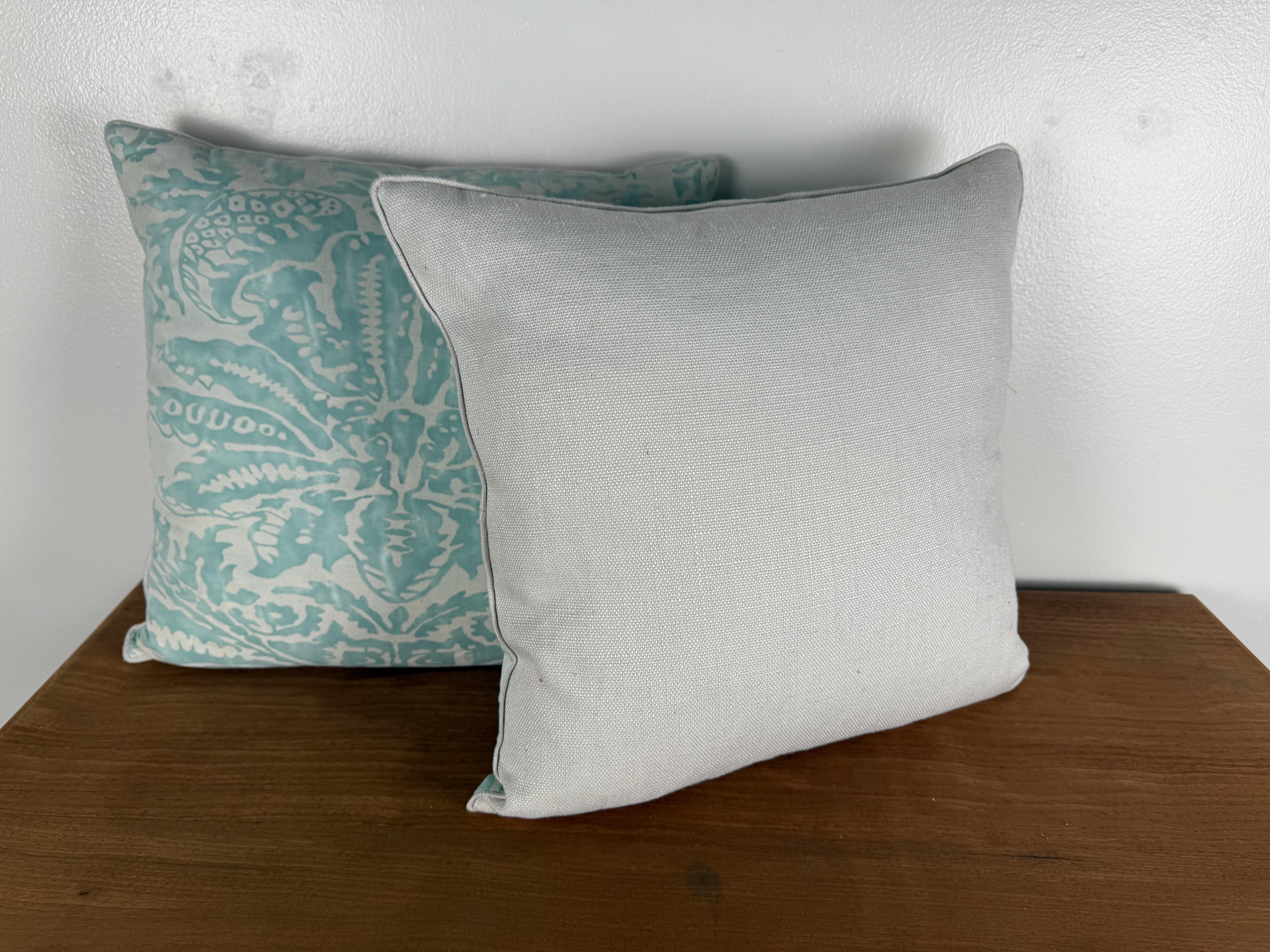 XXIe siècle et contemporain Paire de coussins en lin de style Fortuny en vente