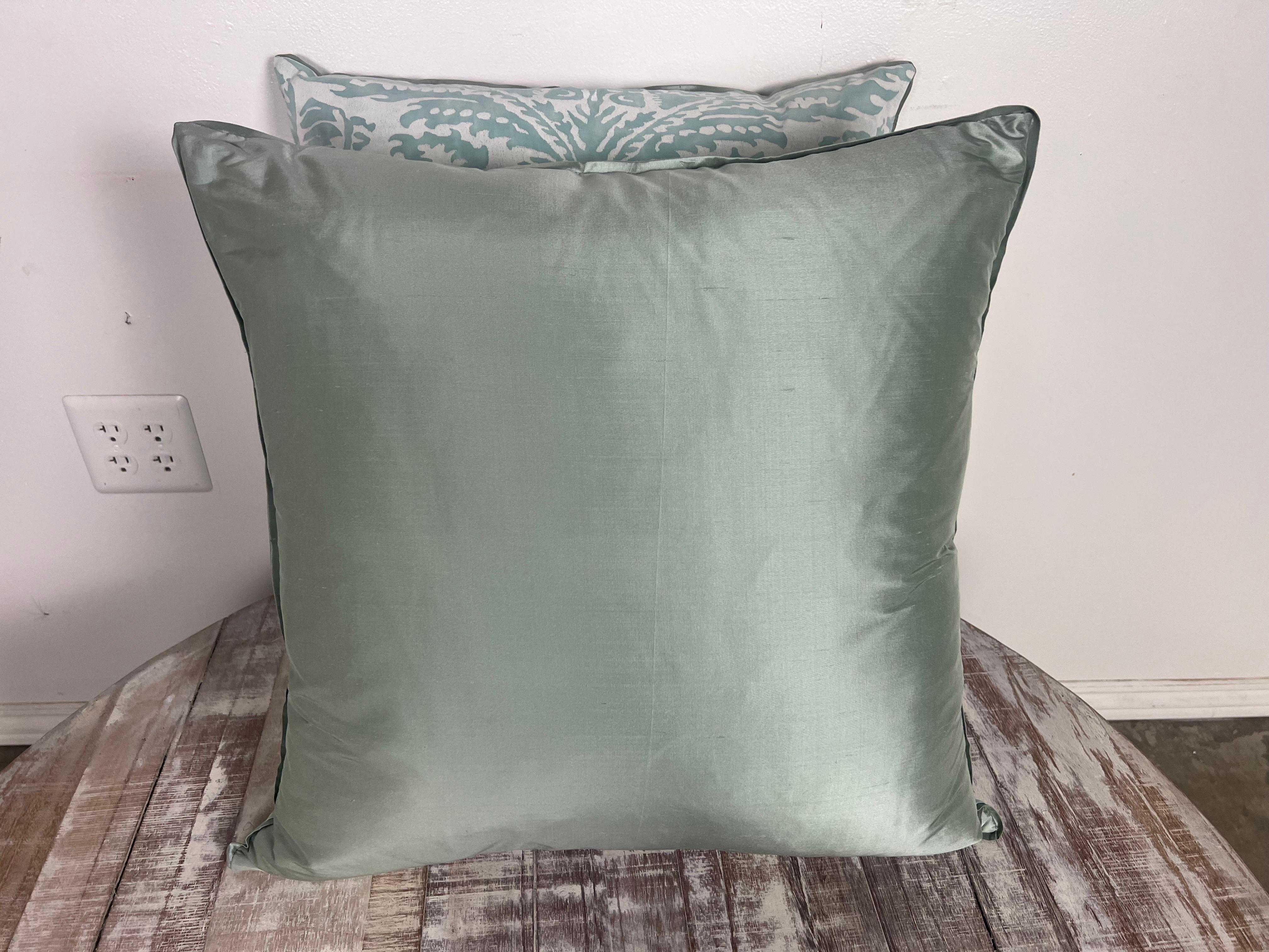 Pair of Aqua & White Colored Fortuny Pillows In Excellent Condition For Sale In Los Angeles, CA