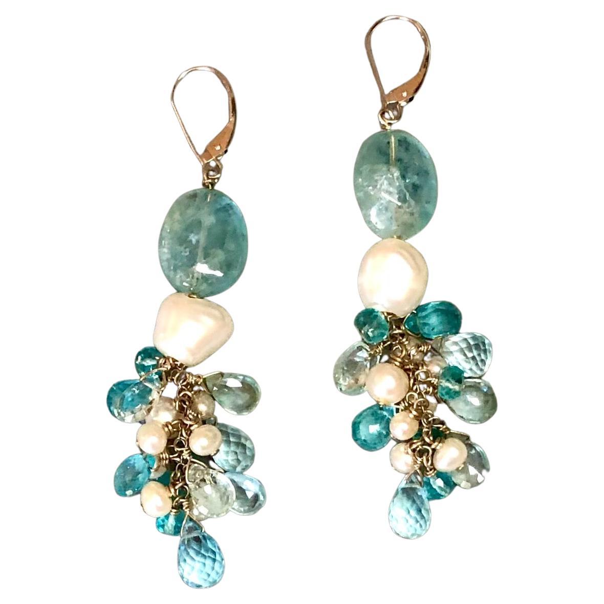 Pair of aquamarine earrings with white freshwater pearls and 14kt white gold For Sale