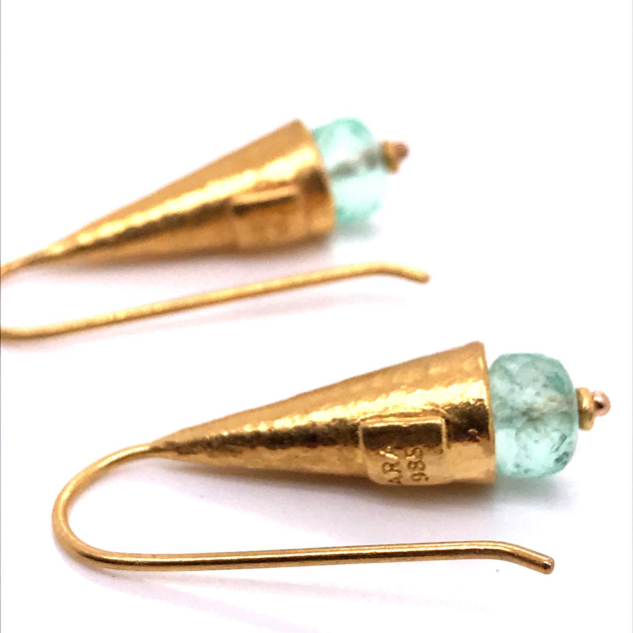 Paar ARA Archaeological Revival Ohrringe aus hochkarätigem Gold und Smaragd im Angebot 6
