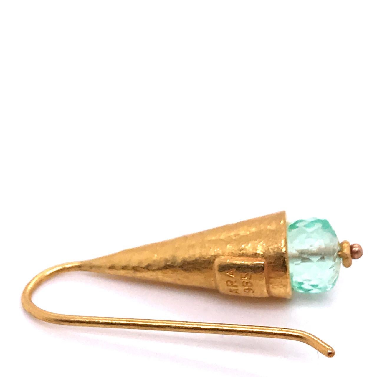 Paar ARA Archaeological Revival Ohrringe aus hochkarätigem Gold und Smaragd im Angebot 7