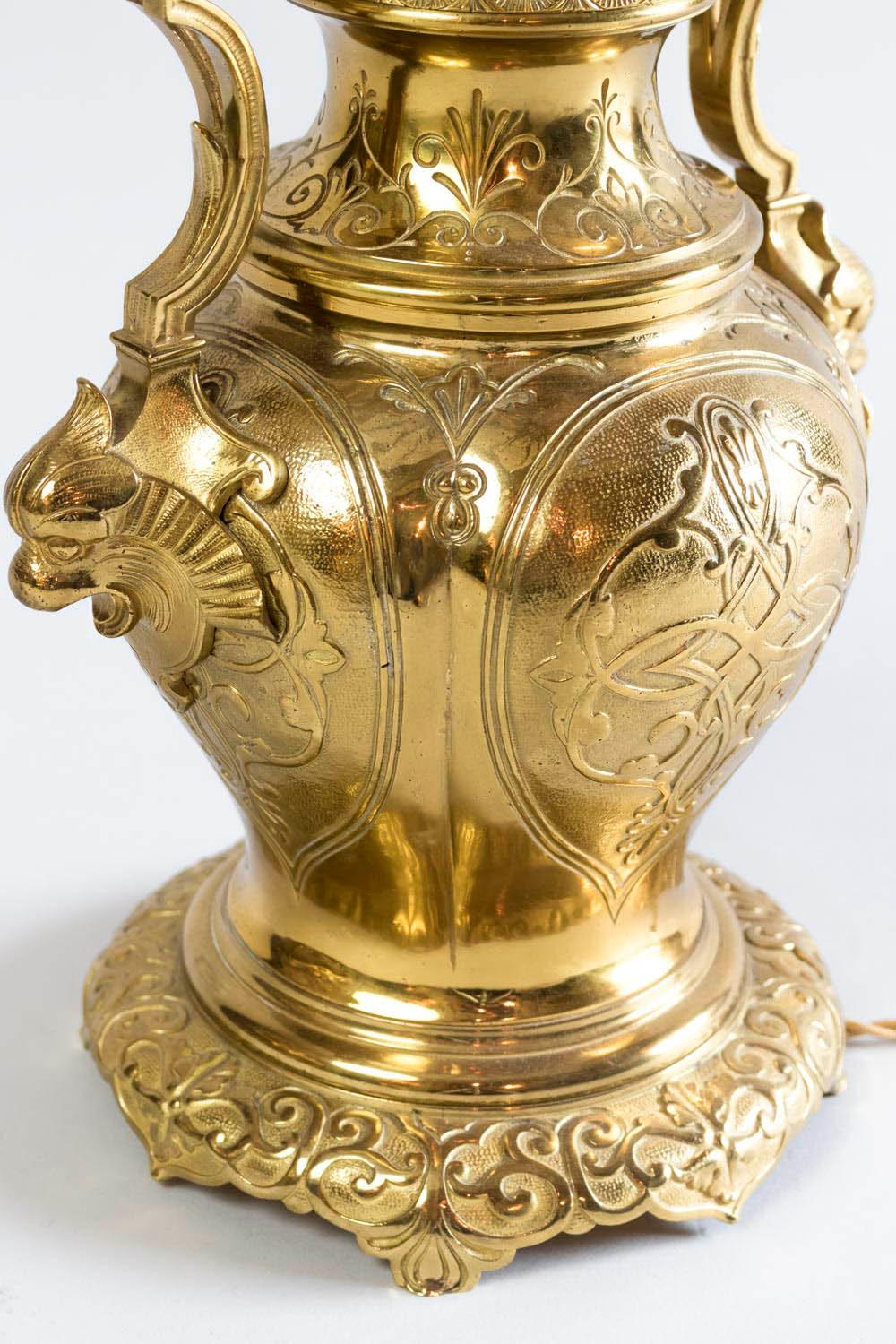 Paar Lampen im arabischen Stil aus vergoldetem Messing und Bronze:: 19 im Angebot 2