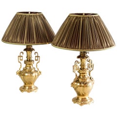 Paire de lampes de style arabe en laiton doré et bronze:: 19ème siècle