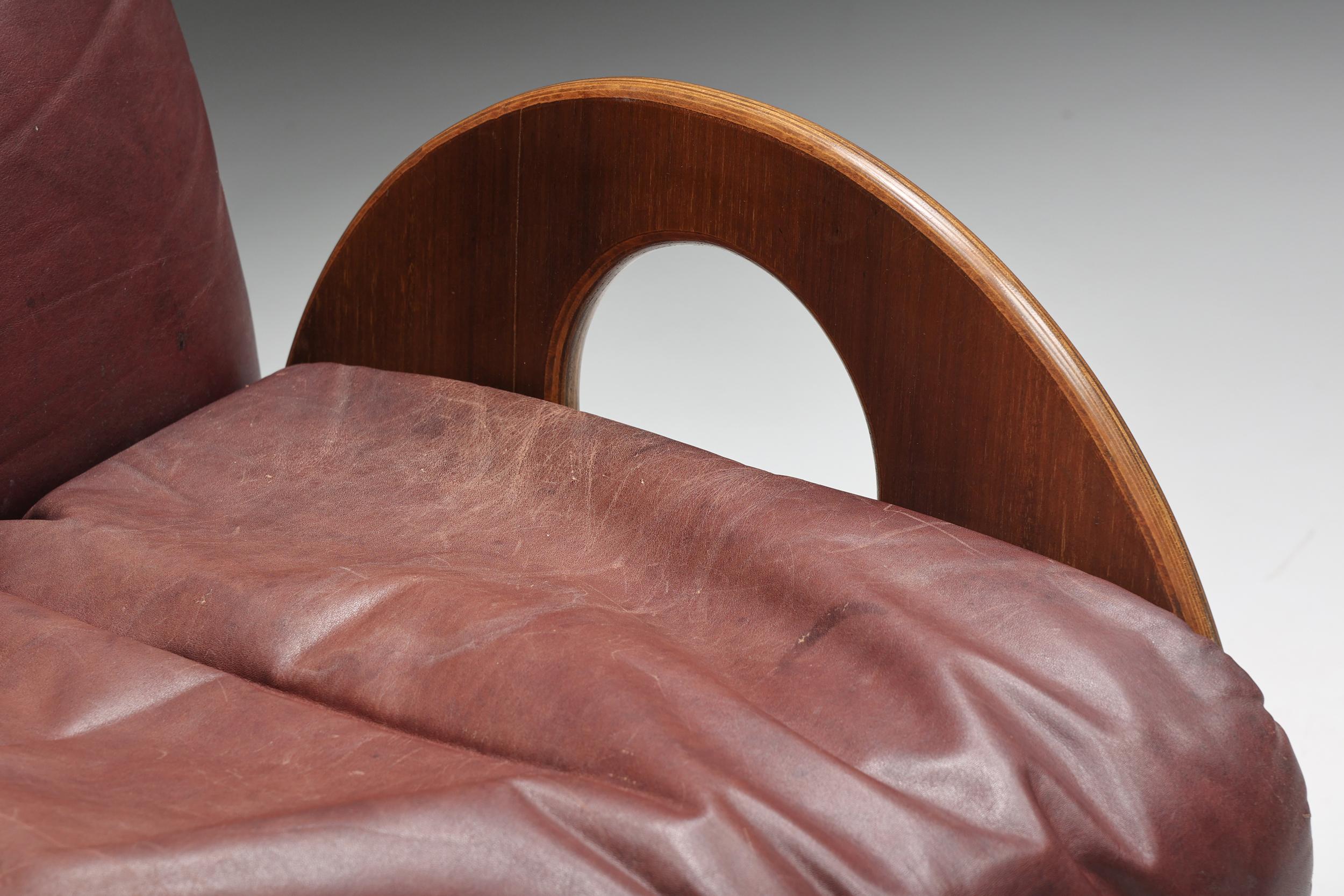 Pair of 'Arcata' Easy Chairs by Gae Aulenti, Walnut and Burgundy Leather, 1968 For Sale 2