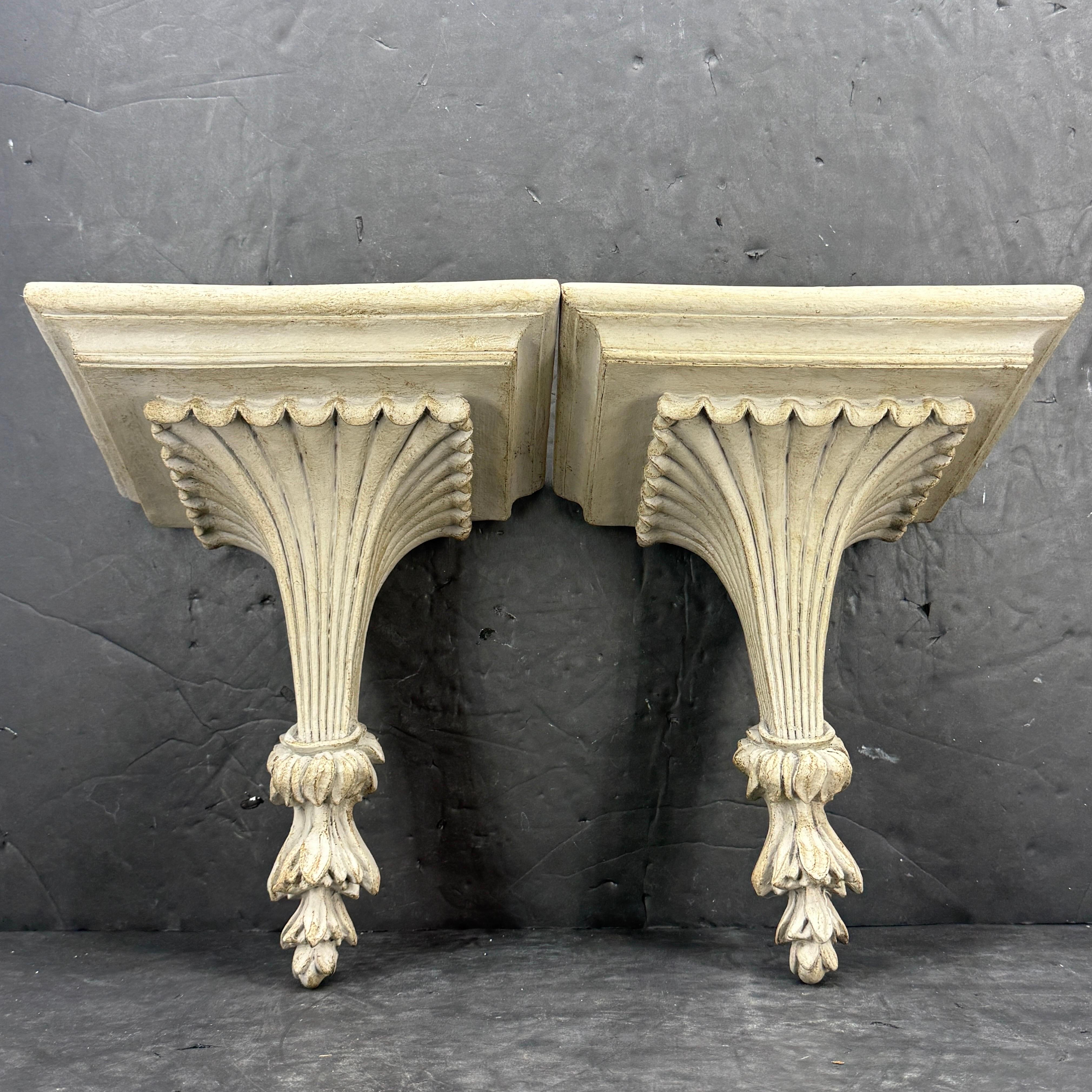 Stile provenzale Coppia di mensole da parete in stile architettonico francese in vendita