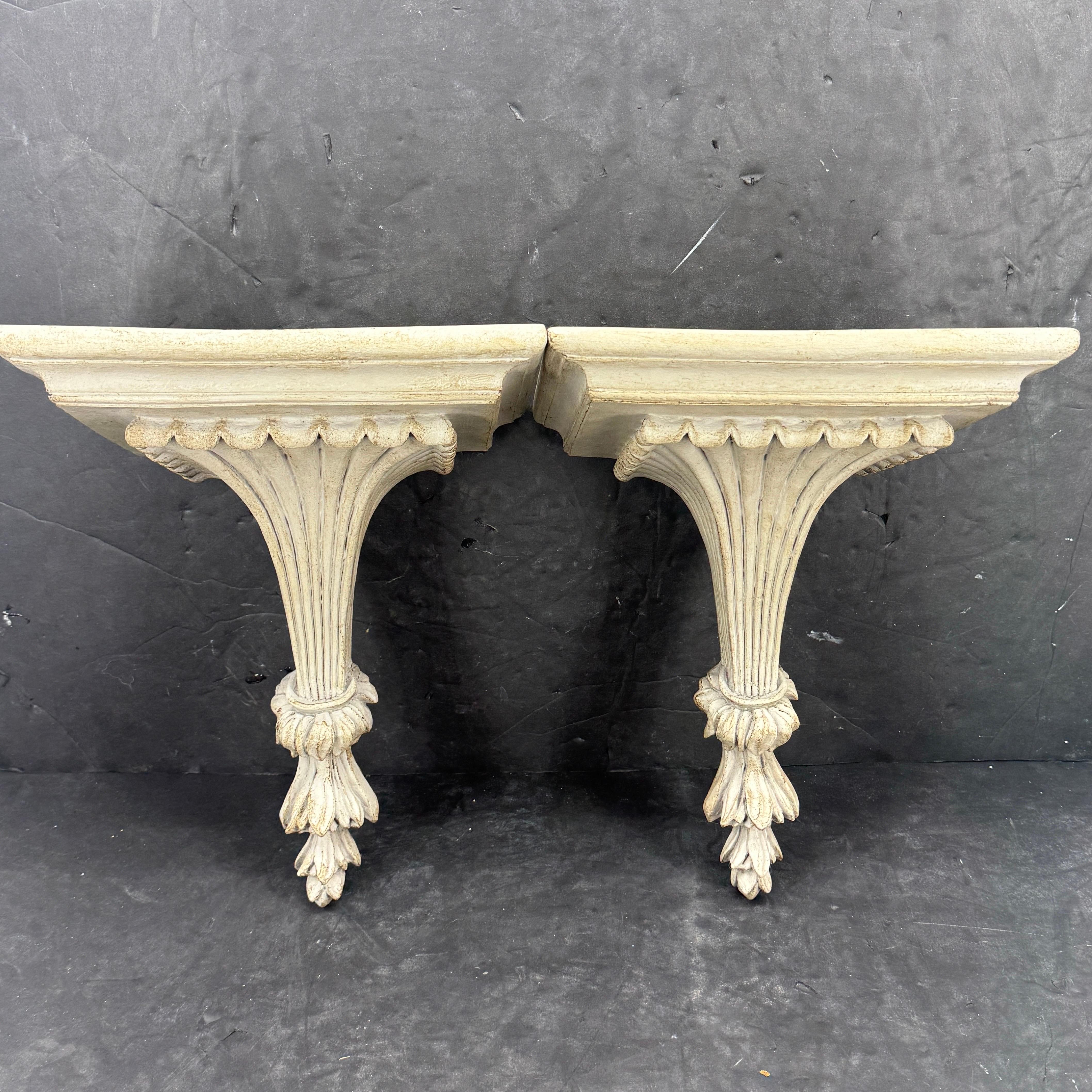 Coppia di mensole da parete in stile architettonico francese In condizioni buone in vendita a Haddonfield, NJ