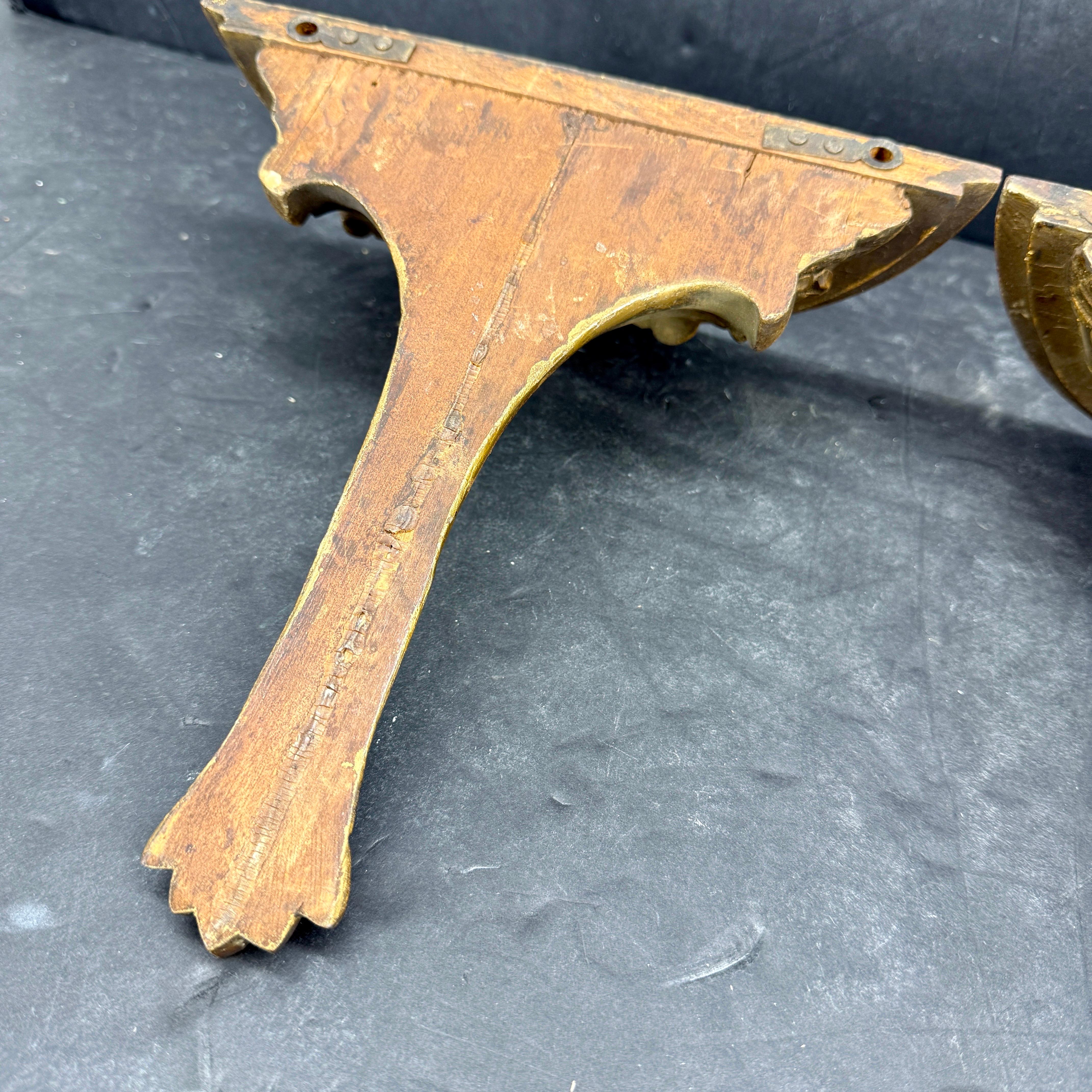 Pair of Architectural Gilt Wood Wall Shelves Brackets, Mid-19th Century For Sale 7