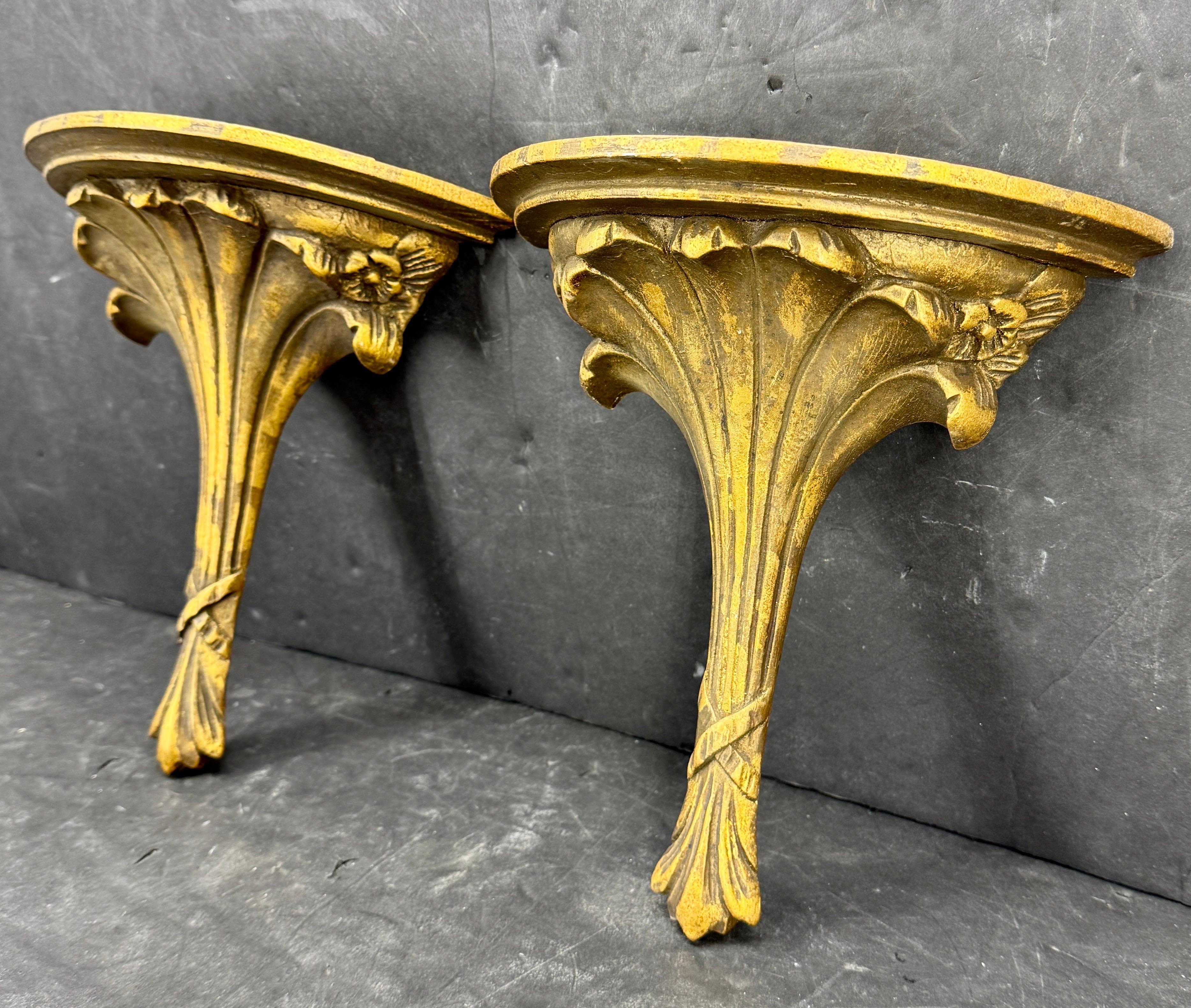 Pair of Architectural Gilt Wood Wall Shelves Brackets, Mid-19th Century For Sale 3