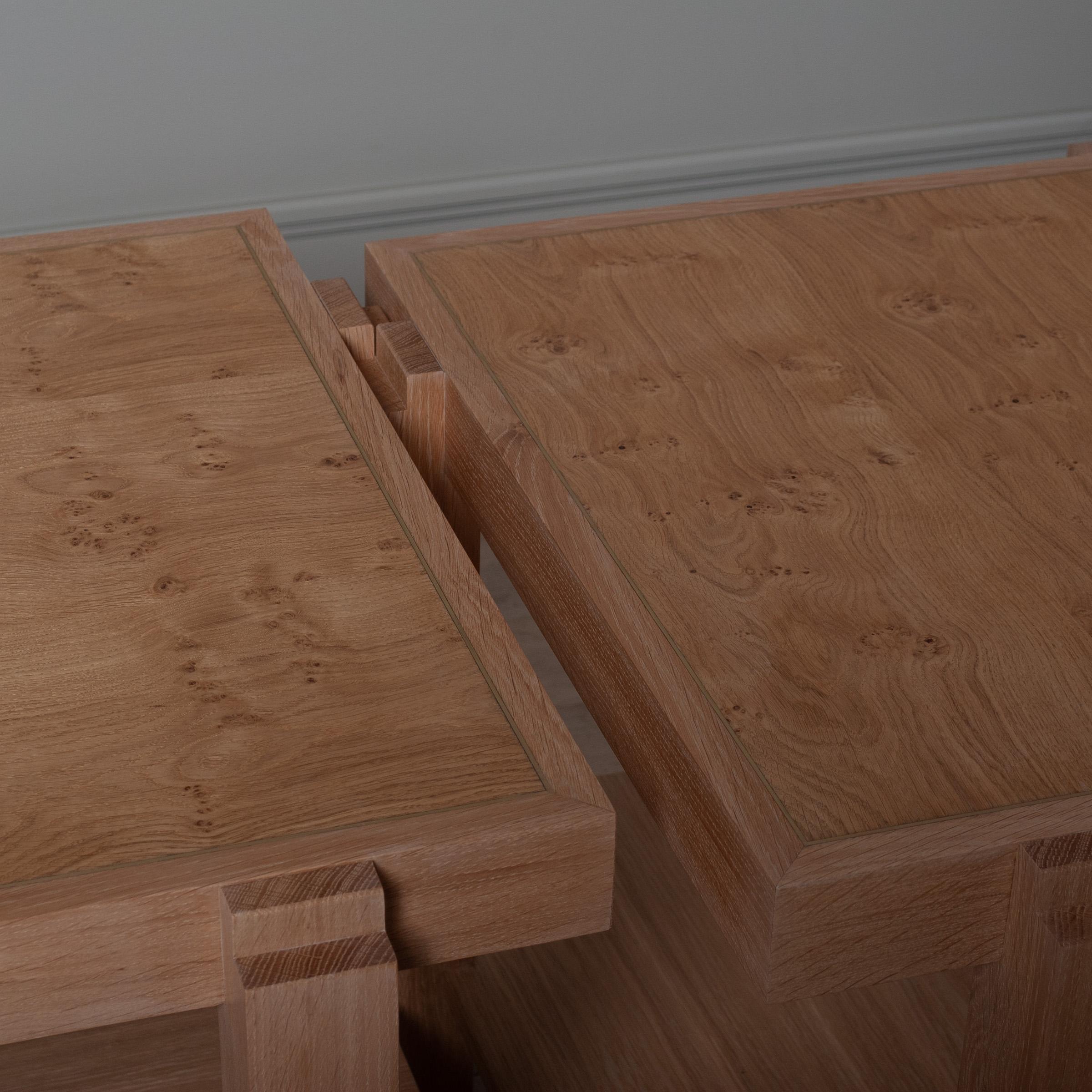 Moderno Coppia di Comodini Ziggurat architettonici artigianali in Oak inglese in vendita