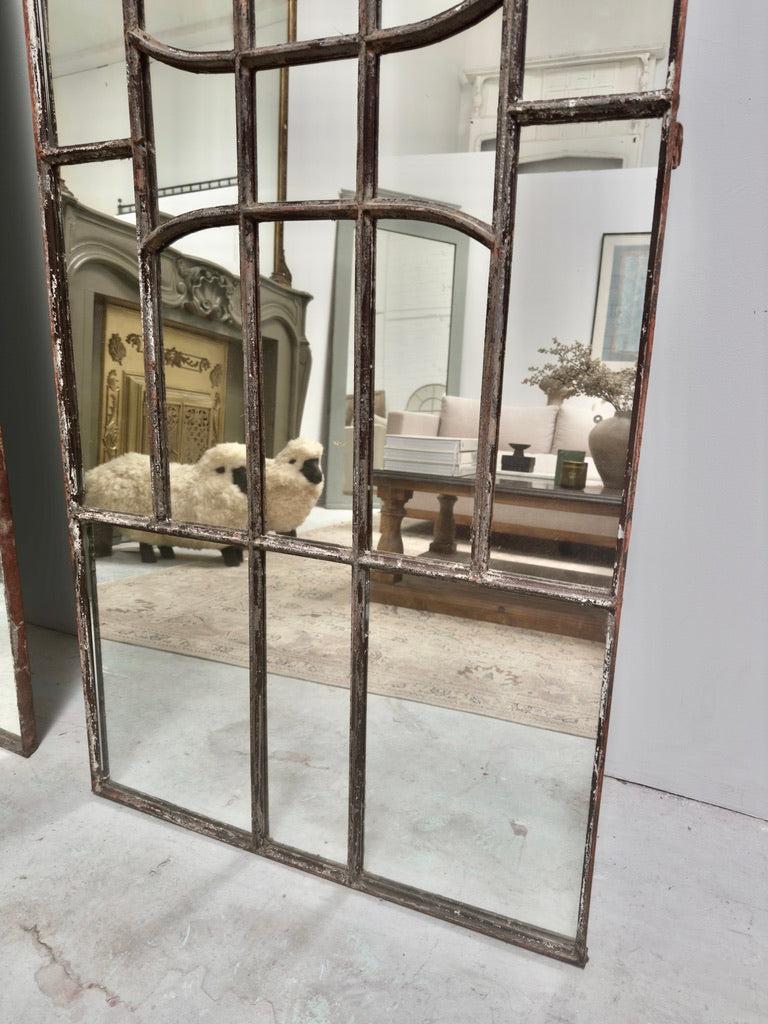 20ième siècle Paire de miroirs muraux architecturaux en vente