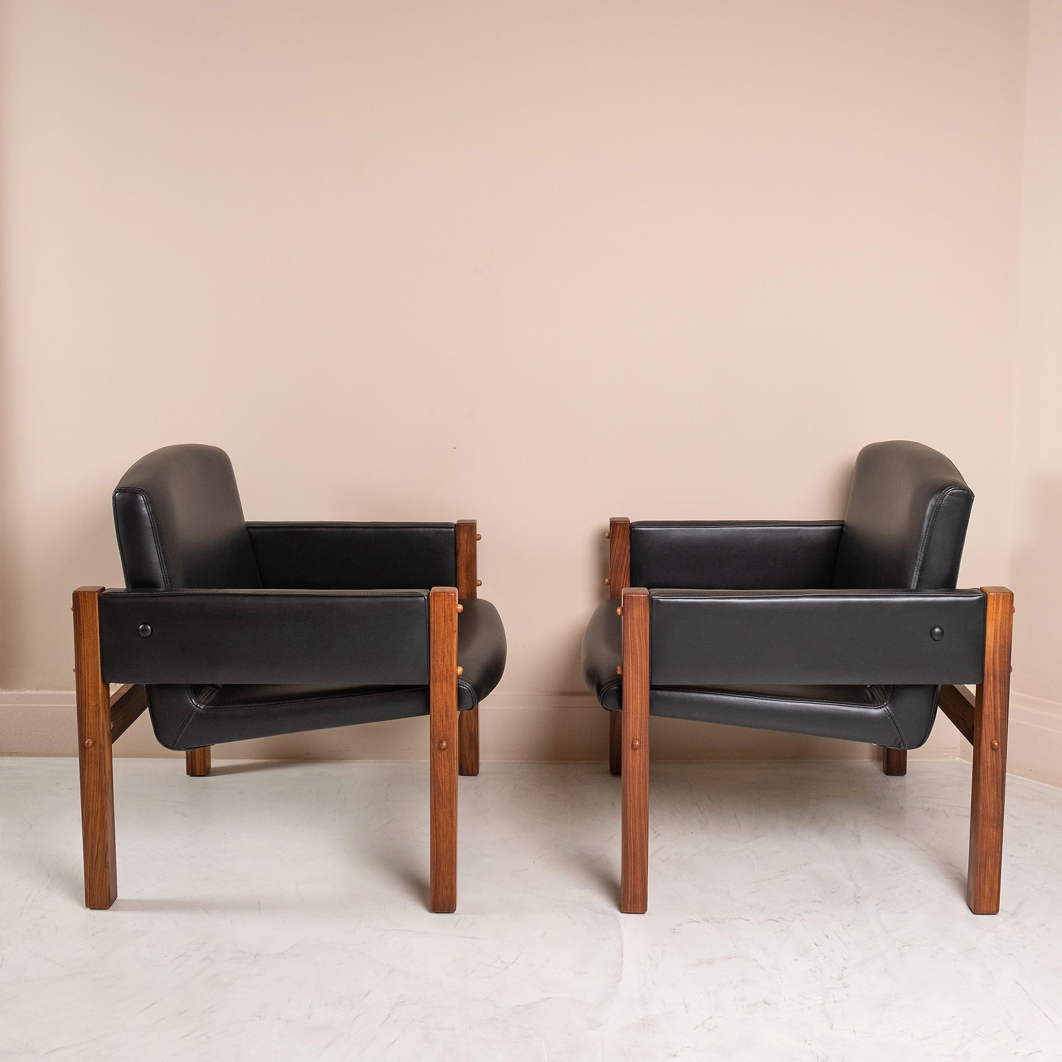 Brazilian Pair of Arcos little Chair by Brazil 1960s For Sale