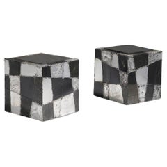 Paire de tables cubiques d'appoint argentées par Paul Evans