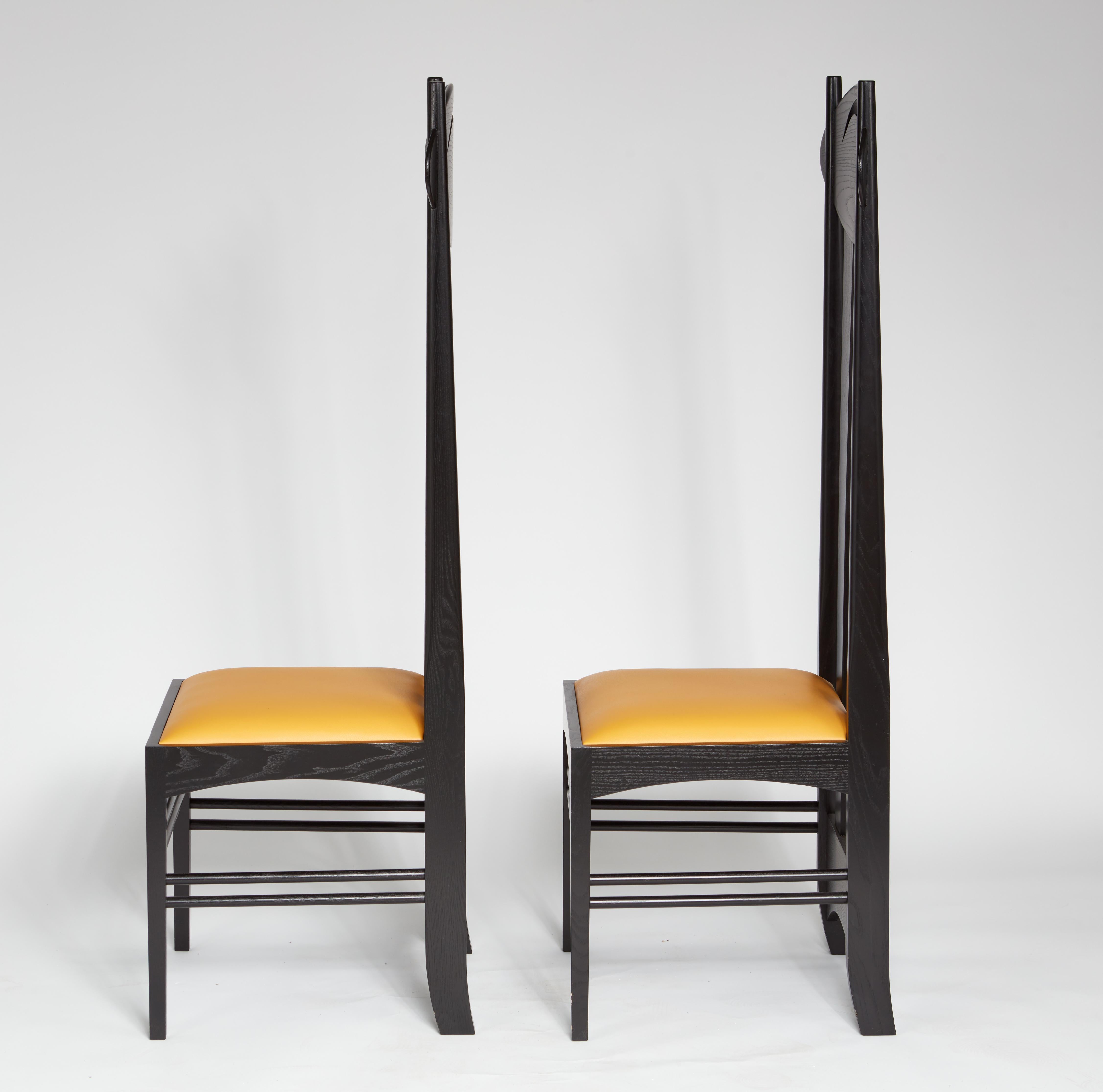 Mouvement esthétique Paire de chaises 