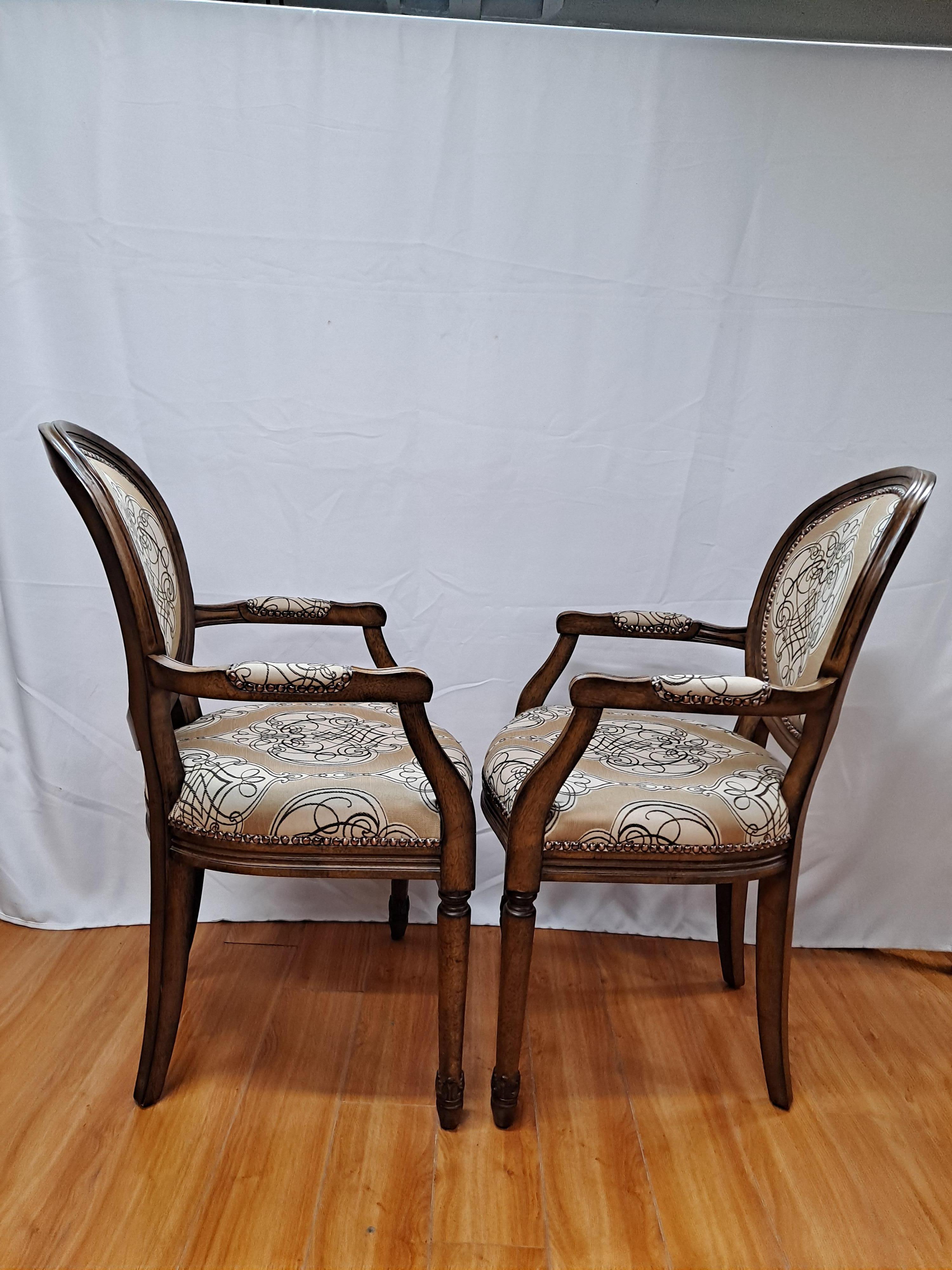 XX secolo Coppia di poltrone in stile francese in vendita