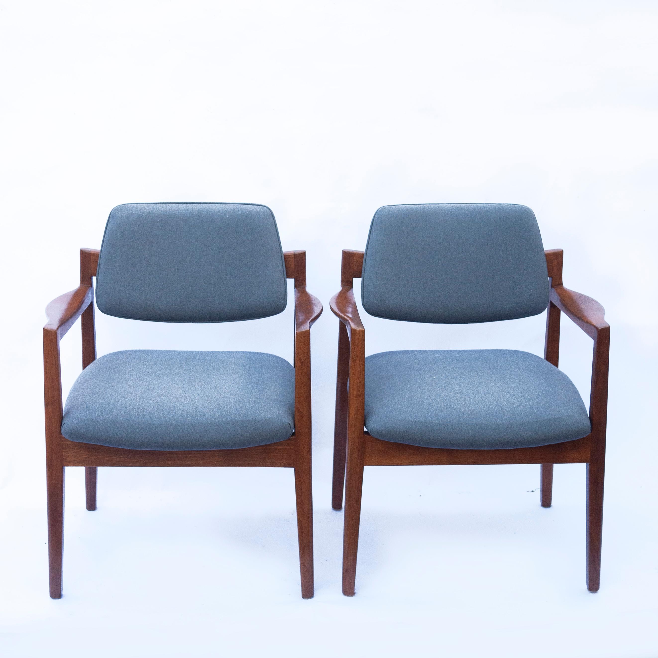 A pair Jens Risom armchairs in a newly upholstered blue coloured fabric. The frame is made from walnut.

Manufacturer - Knoll

Designer - Jens Risom

Design Period - 1960 to 1969

Style - Vintage, midcentury

Detailed condition -