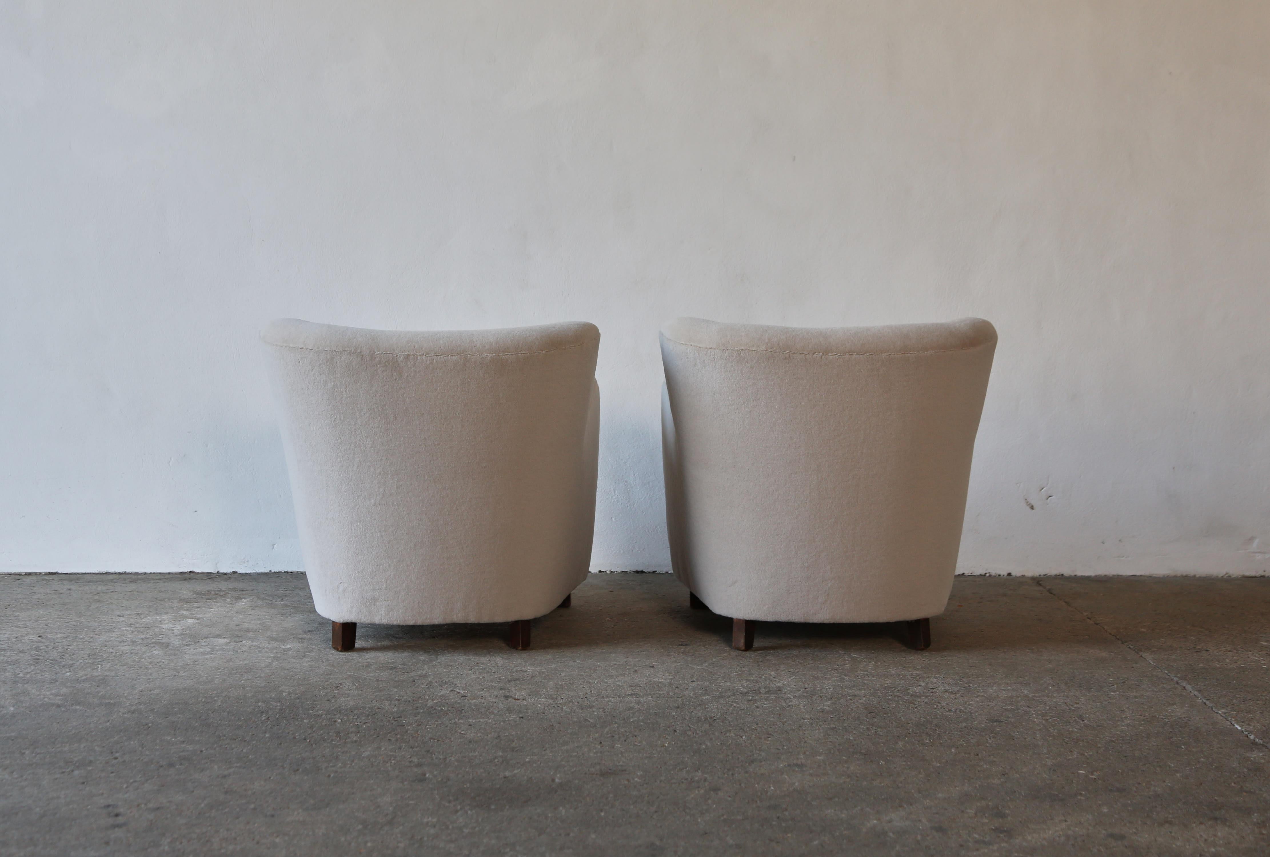 Scandinavian Modern Pair of Arm Chairs, Denmark, 1940s, Newly Upholstered in Pure Alpaca