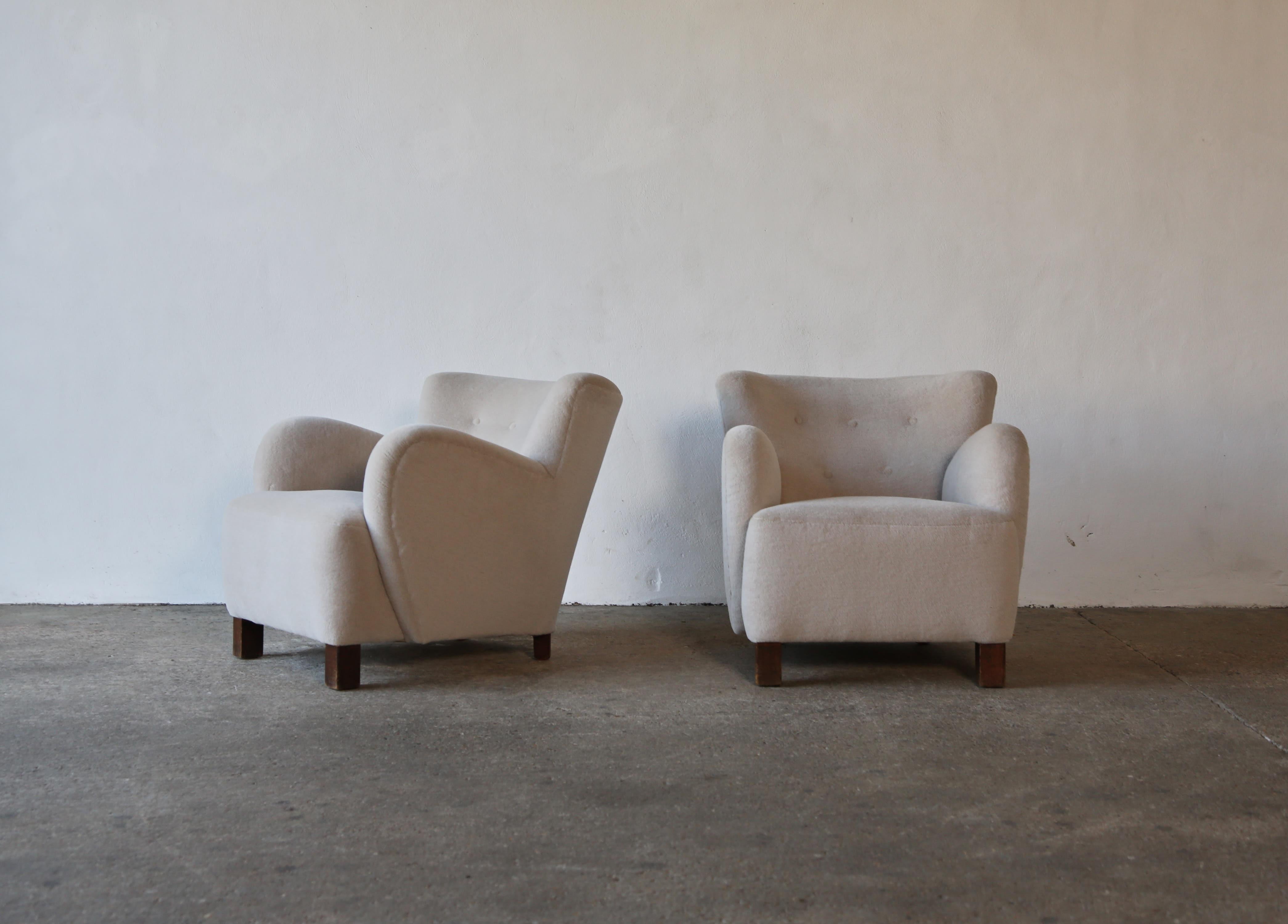 20th Century Pair of Arm Chairs, Denmark, 1940s, Newly Upholstered in Pure Alpaca