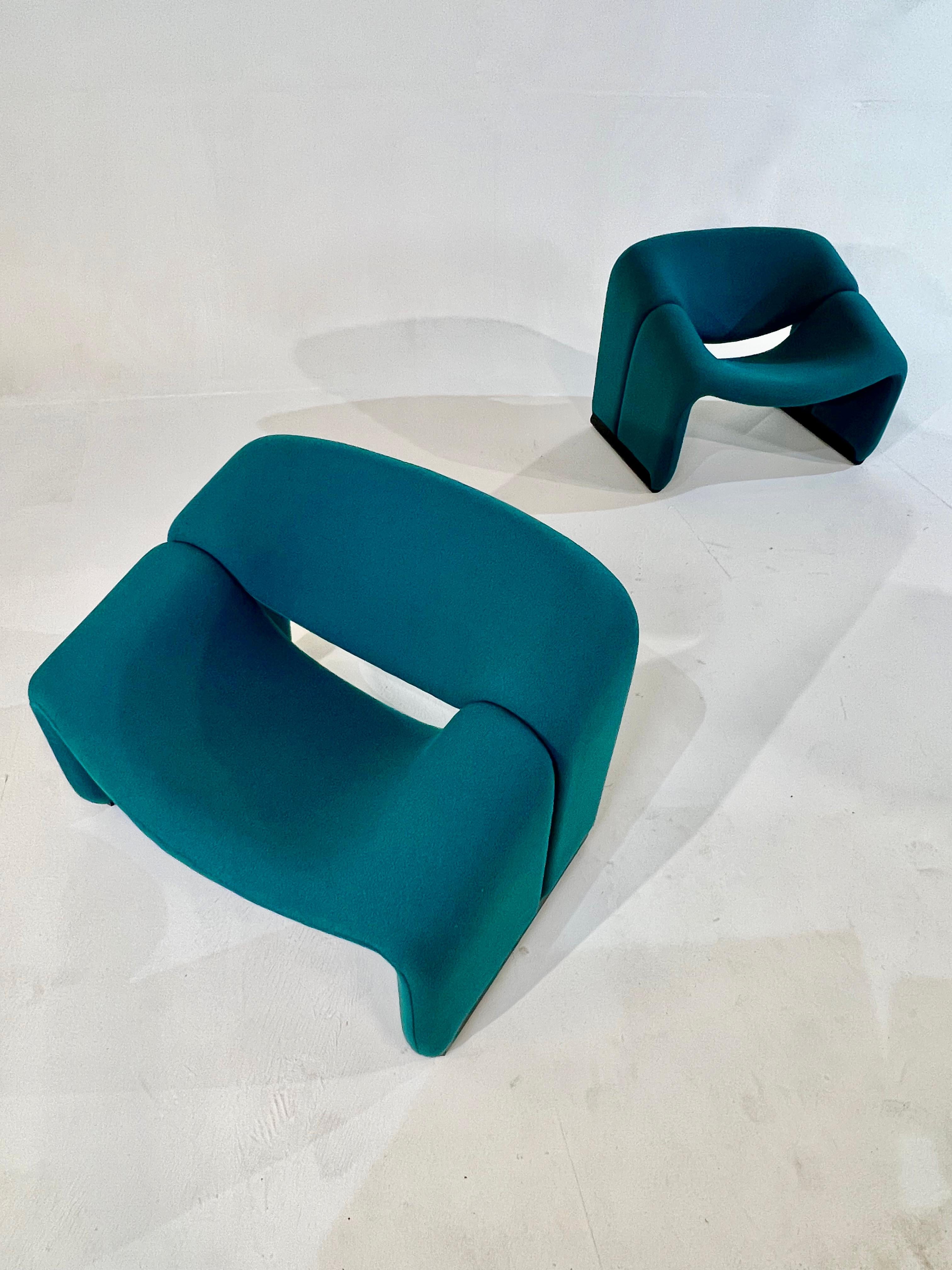 Pair of arm chairs F598 (Groovy) by Pierre Paulin for Artifort. ONE LEFT! For Sale 10