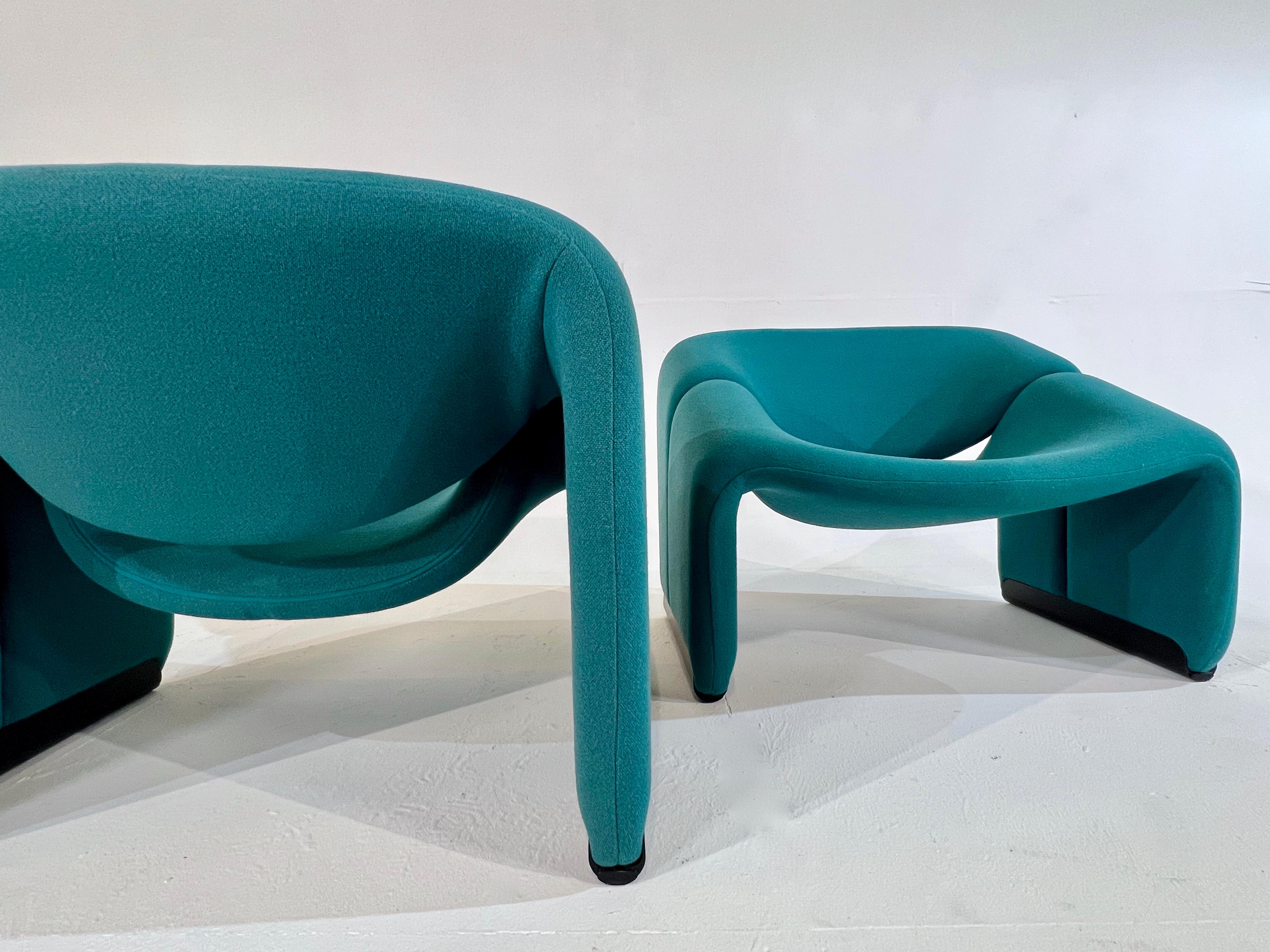 Pair of arm chairs F598 (Groovy) by Pierre Paulin for Artifort. ONE LEFT! For Sale 12