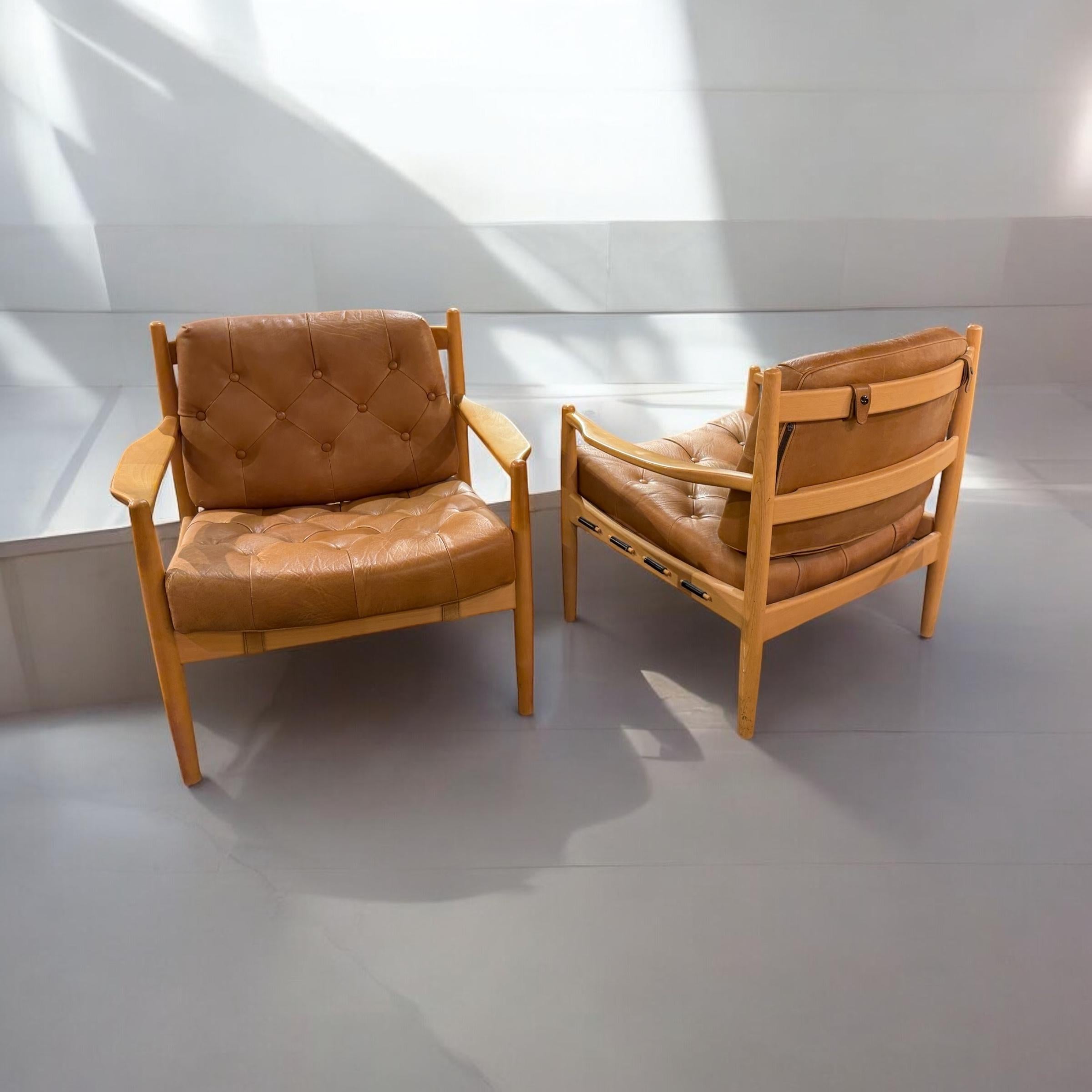 Mid-Century moderno Coppia di poltrone di Ingemar Thillmark, faggio, pelle, Per OPE. in vendita