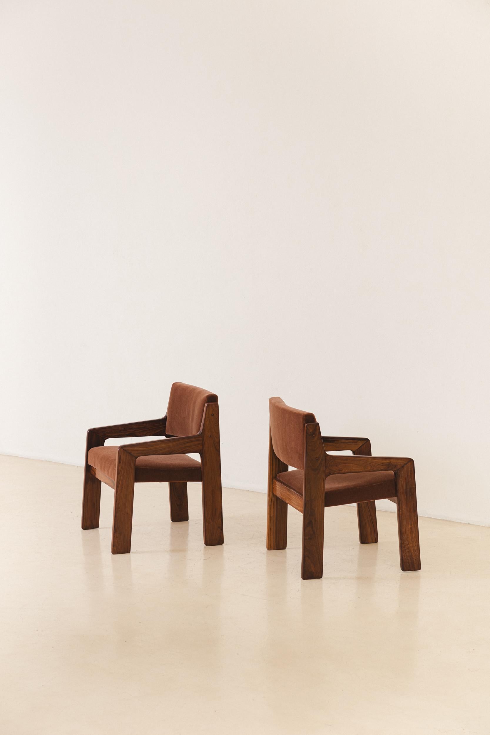 Brésilien Paire de fauteuils de Jorge Zalszupin, L'atelier, milieu du siècle, Brésil en vente