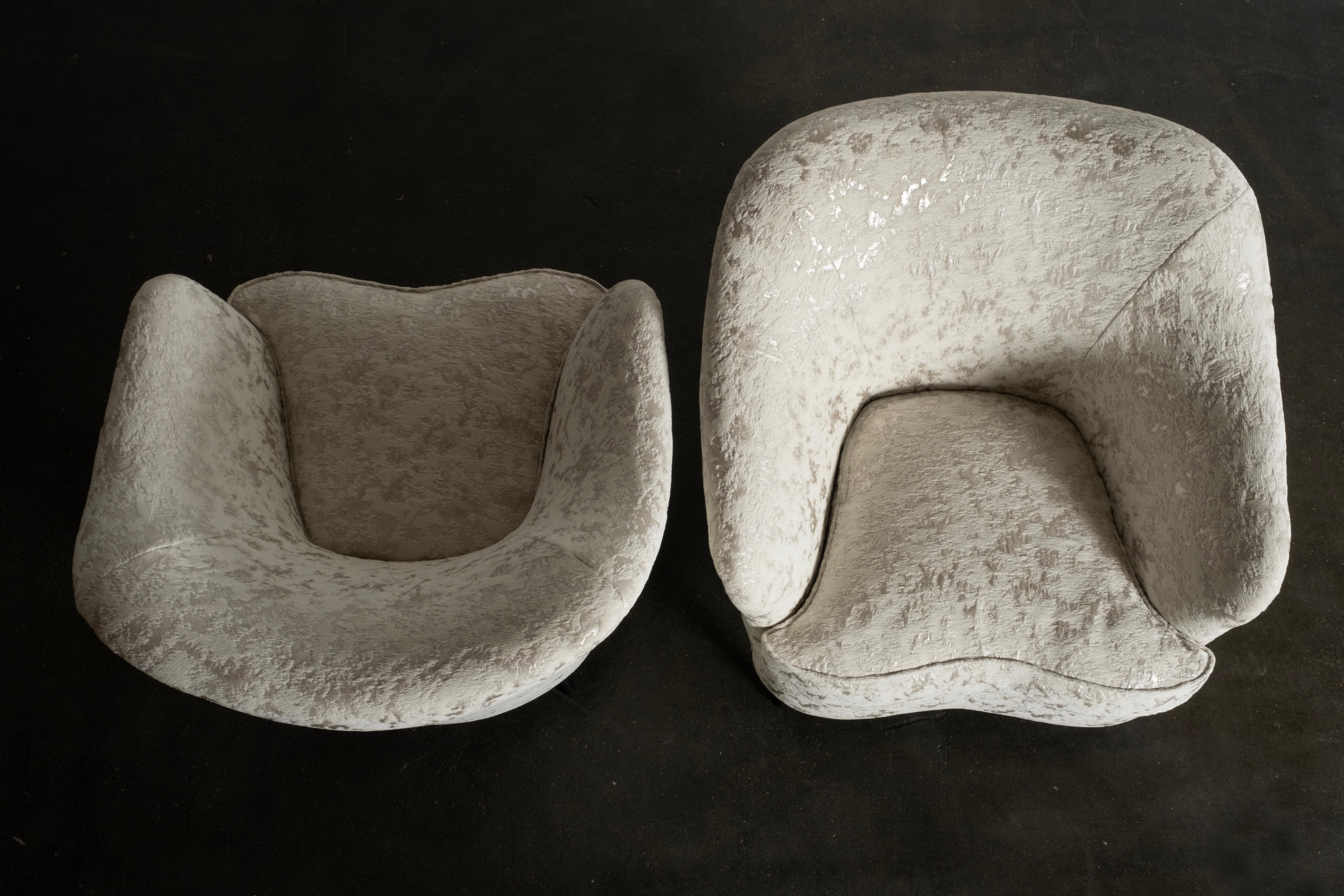 Collectible Vintage italienischen Sessel von Gio Ponti für die Casa e Giardino Fertigung Unternehmen in den späten 1930er Jahren entworfen.

Dieses ikonische Designerstück wurde komplett restauriert, von der Zarge über die speziellen Messingbeine