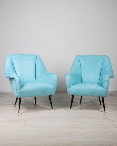 Paire de fauteuils en velours bleu clair au design des années 70