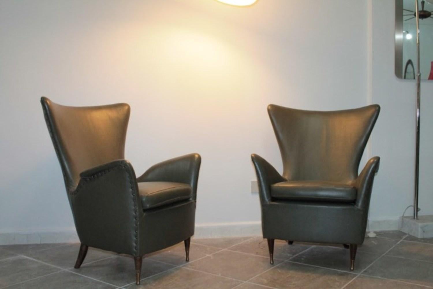 Mid-Century Modern Pair of Armchairs 1950s Design Gio Ponti For Sale