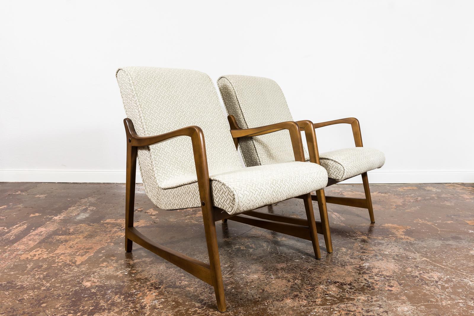 Pair of Armchairs 364 by Barbara Fenrych Węcławska, 1960s 5