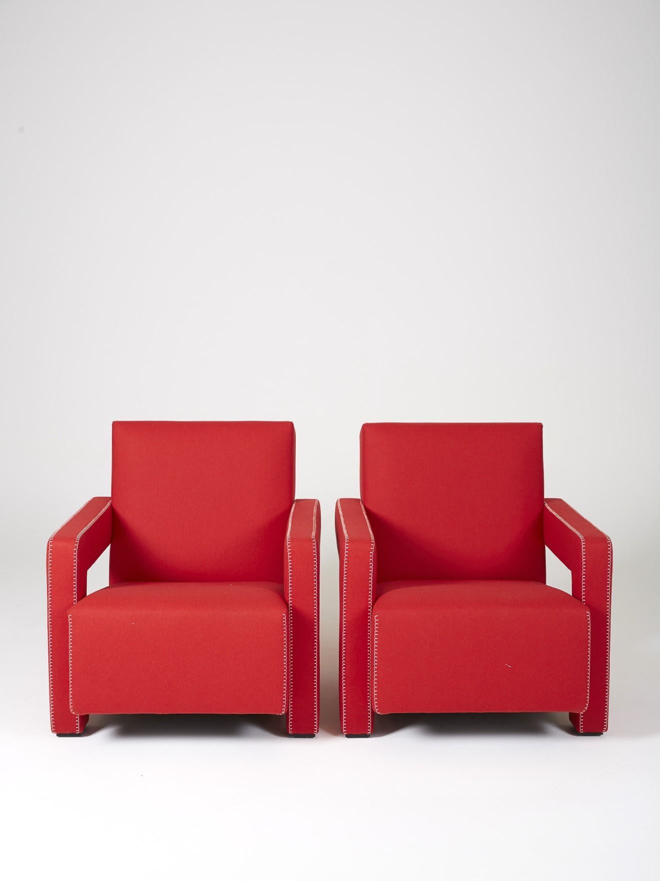 Pair of armchairs 637 Utrecht by Gerrit Thomas Rietveld for Cassina, recent edition. Structure covered with red fabric. Comfortable seat. Excellent condition.