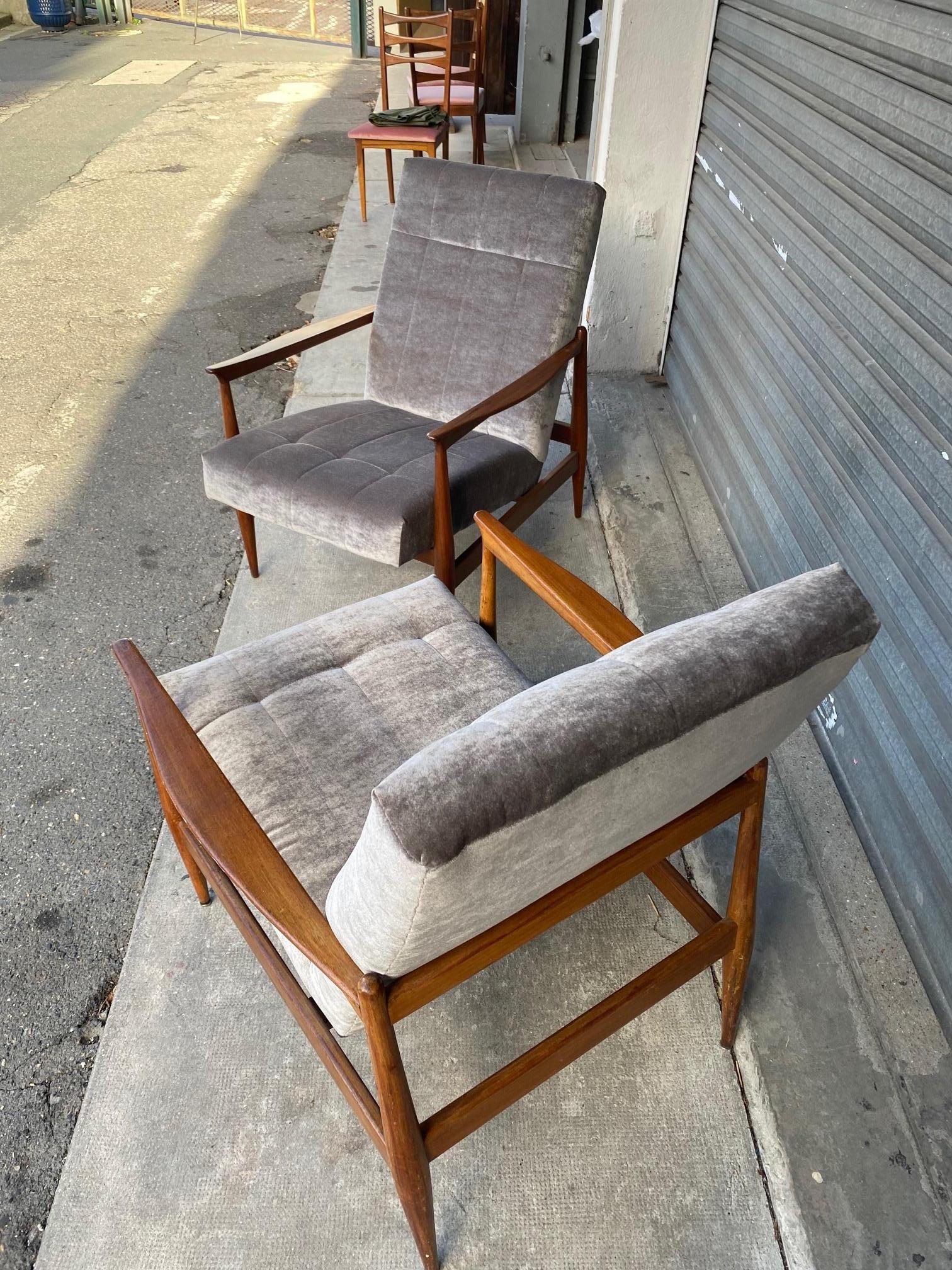 Pair of Armchairs, Altamira Editions, Portugal, 1960s In Good Condition For Sale In Paris, FR