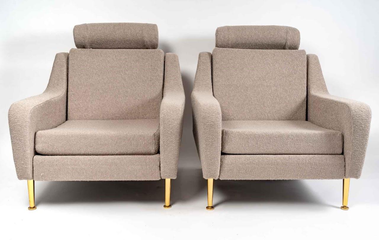 Paire de fauteuils et repose-pieds, édition Airborne, modèle étoile, vers 1970.

Paire de fauteuils et repose-pieds des années 1970, modèle star, éditions Airborne, tapisserie en tissu de laine gris blanc neuf.
Fauteuils : H : 86cm, L : 79cm, P :