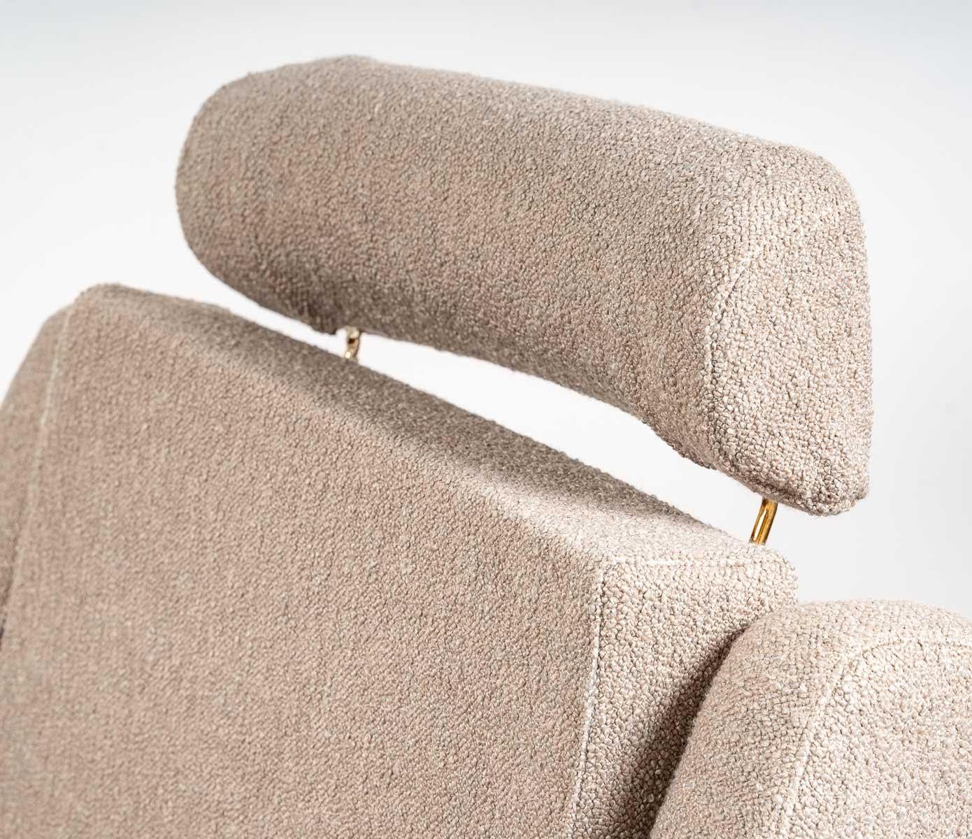 Tissu Paire de fauteuils et repose-pieds, édition Airborne, modèle Star, vers 1970. en vente