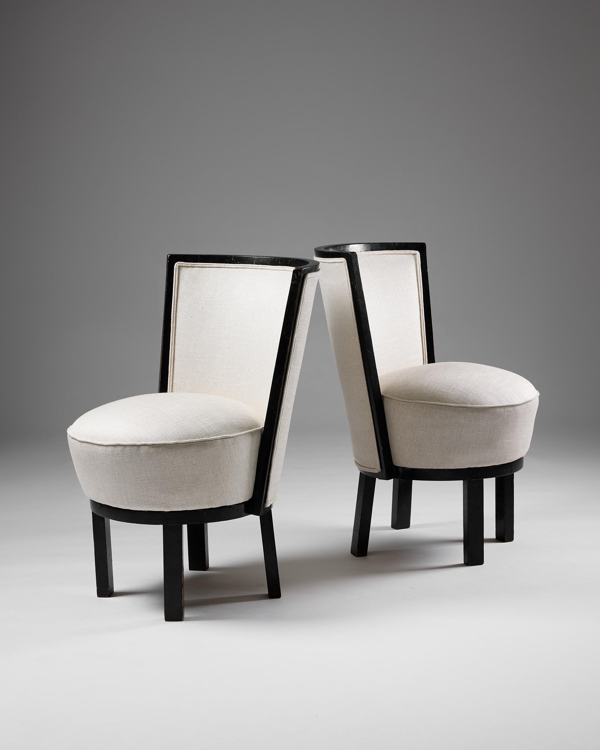 Metà XX secolo Coppia di poltrone Art Deco in legno laccato nero in vendita