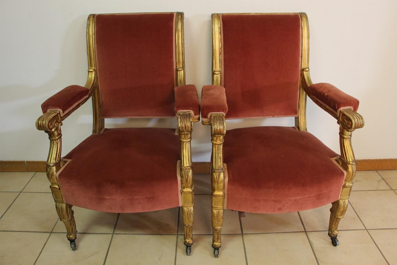 Pair of large ceremonial armchairs gilded Louis Philippe period, stamped the house jeanselme the tapestry is in good condition, the gilding wears uses and lacks Joseph-Pierre-François JEANSELME and his brother Jean-Arnoux joined forces in 1824 to
