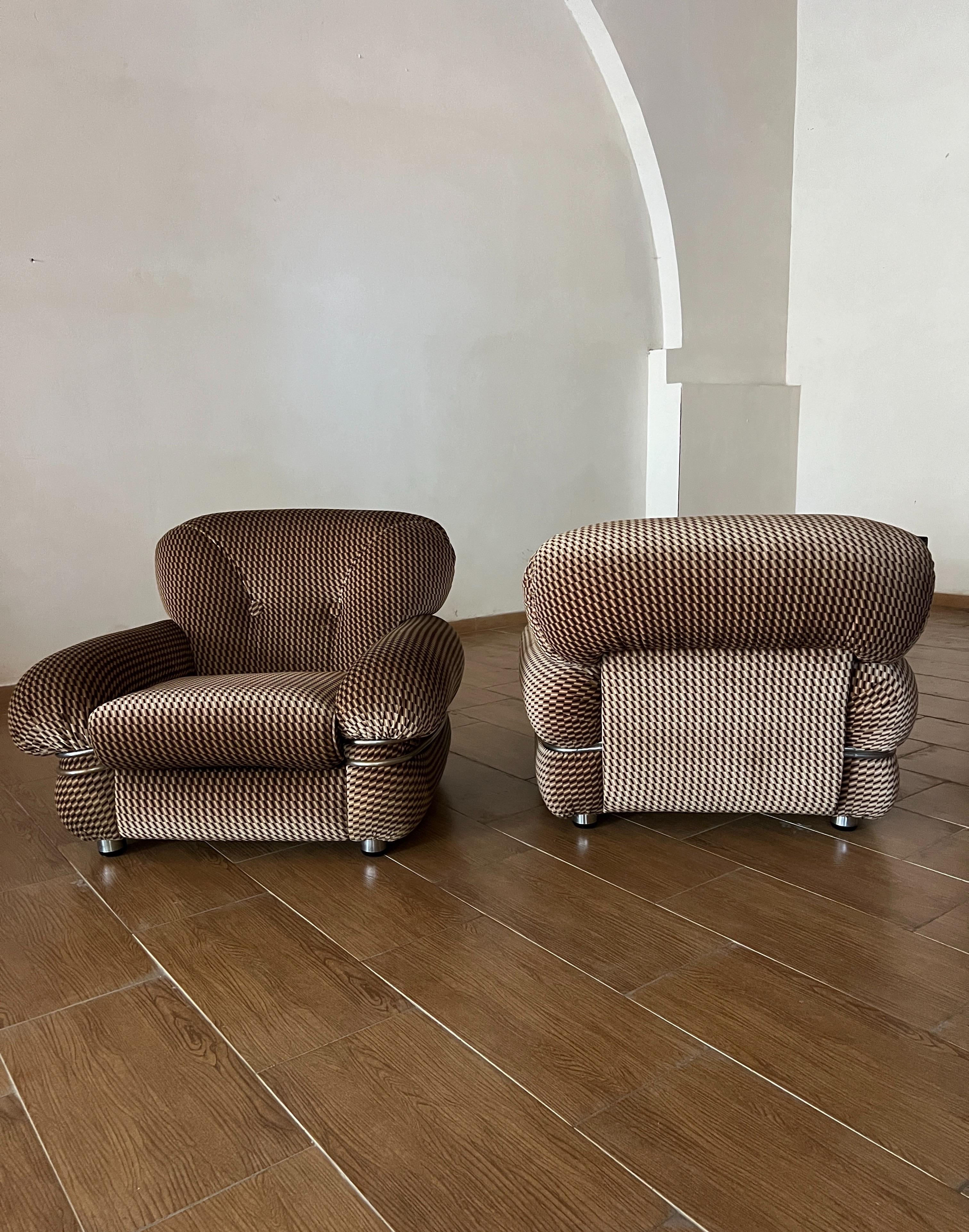 Coppia di poltrone attribuite ad Adriano Piazzesi - Velluto marrone originale degli anni '70 in vendita 4
