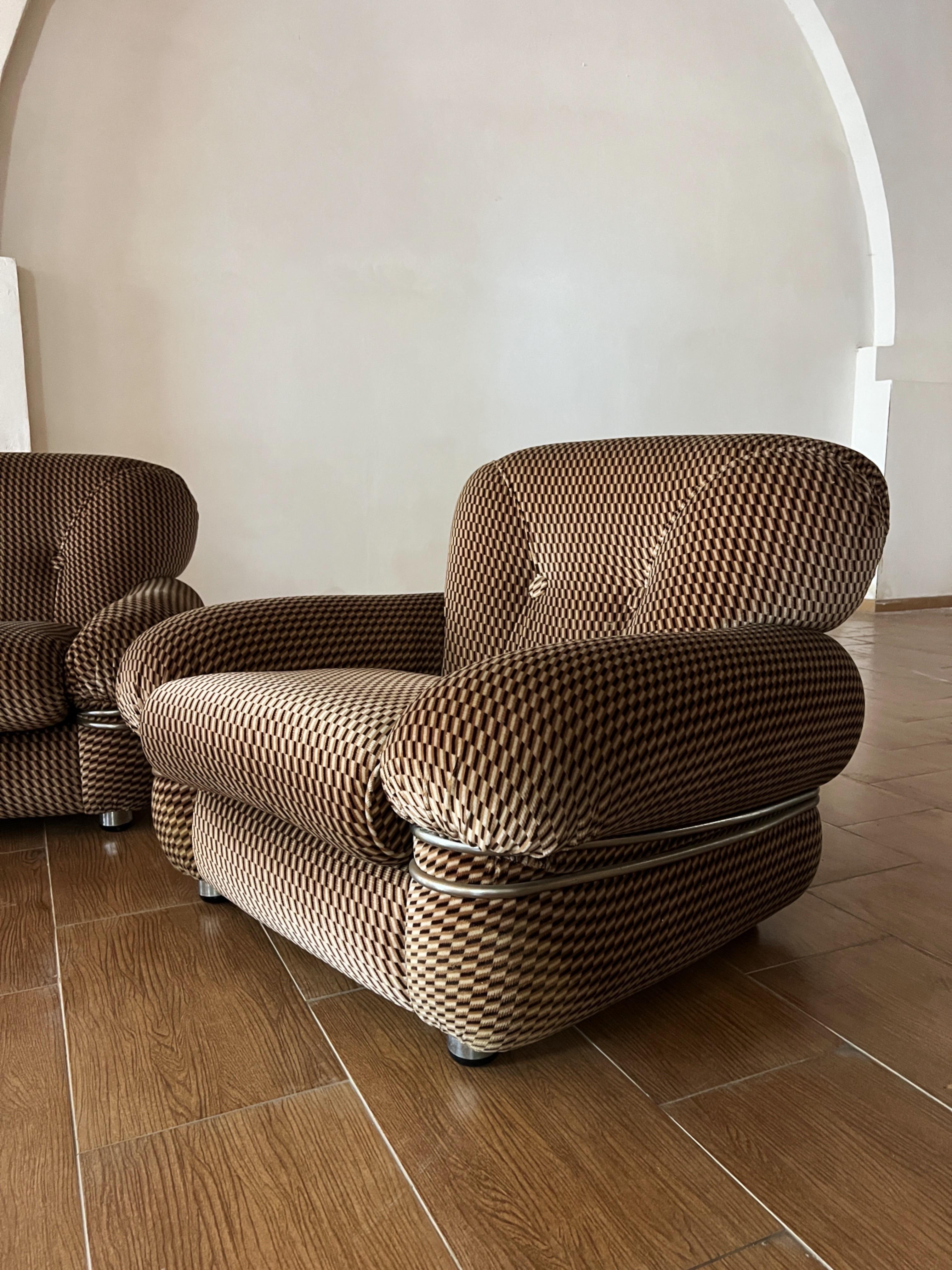 Coppia di poltrone attribuite ad Adriano Piazzesi - Velluto marrone originale degli anni '70 in vendita 6