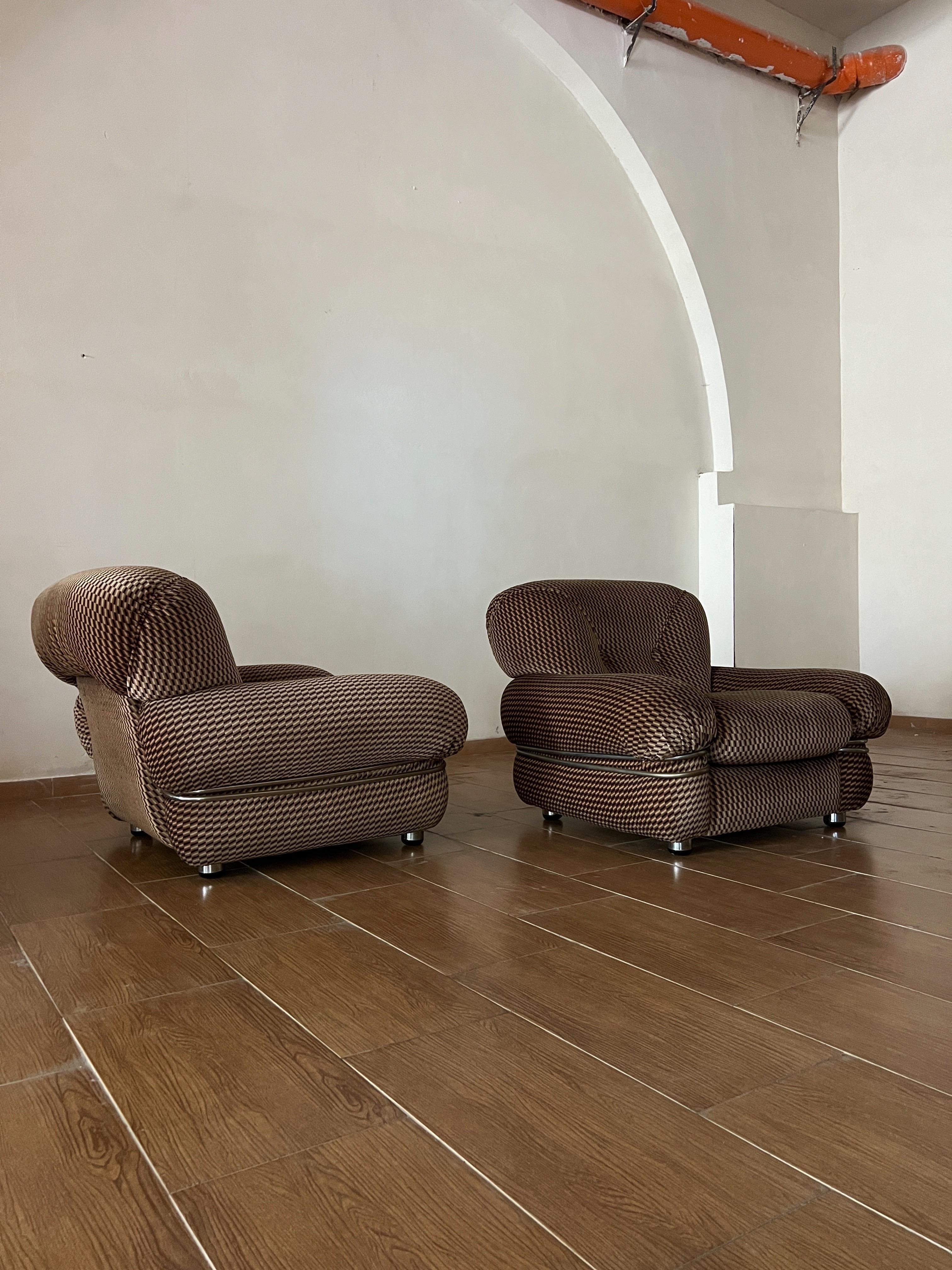 XX secolo Coppia di poltrone attribuite ad Adriano Piazzesi - Velluto marrone originale degli anni '70 in vendita