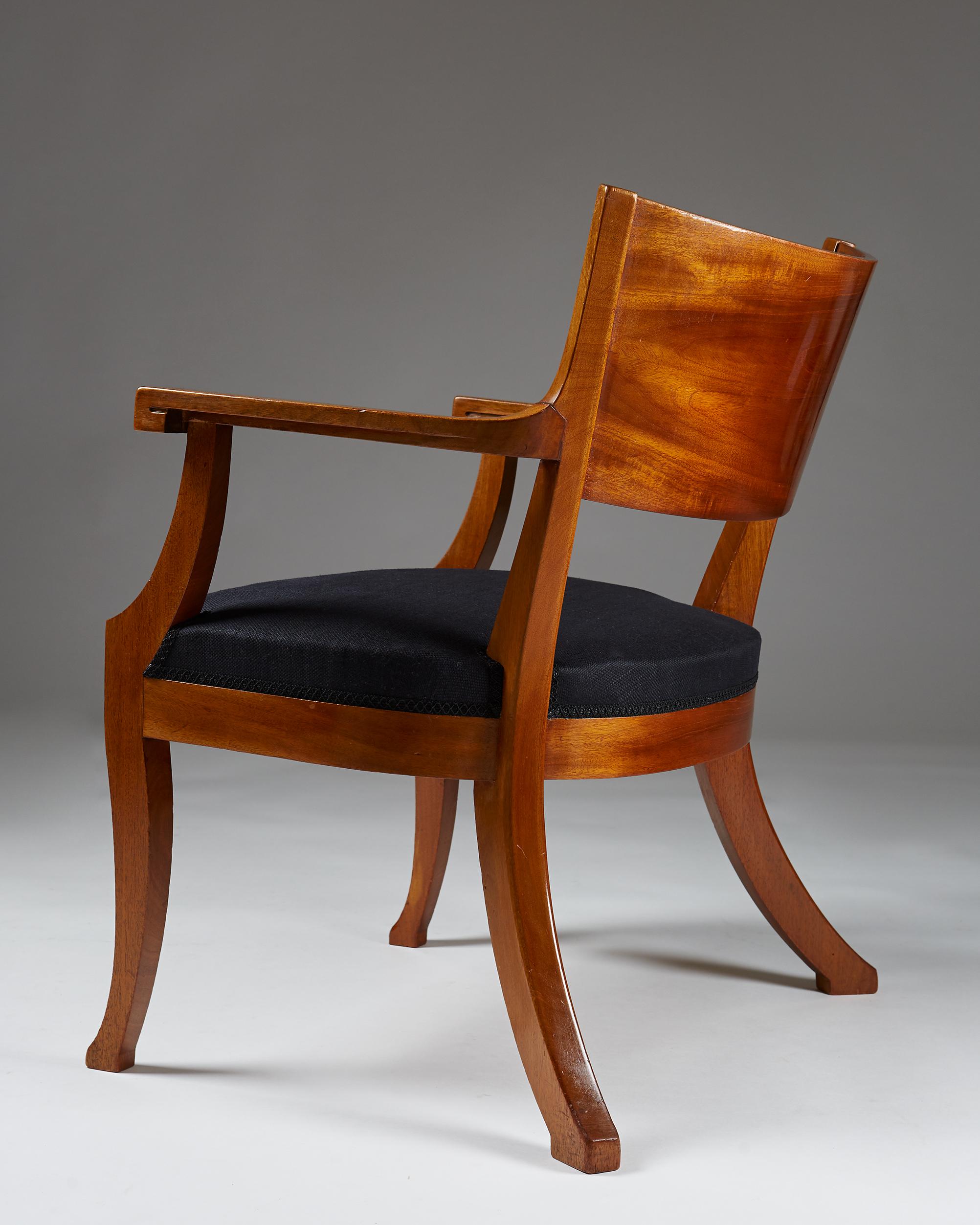 Pair of Armchairs Attributed to Ameritz Lovén, Upsala Möblerings AB, Sweden 1928 In Excellent Condition In Stockholm, SE