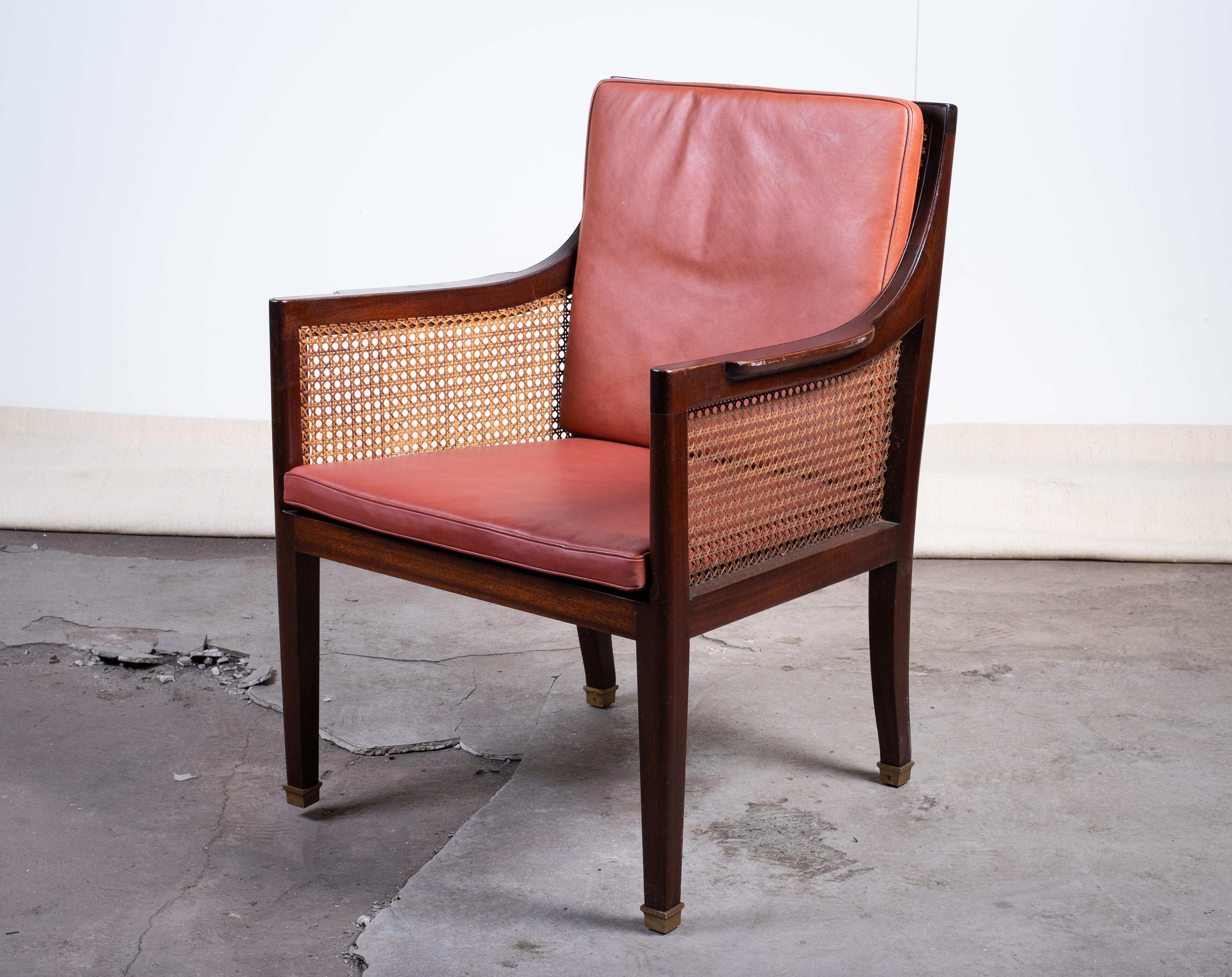 Coppia di poltrone attribuite a Fritz Henningsen, Danimarca, anni '40 In condizioni buone in vendita a Nørre Aaby, DK