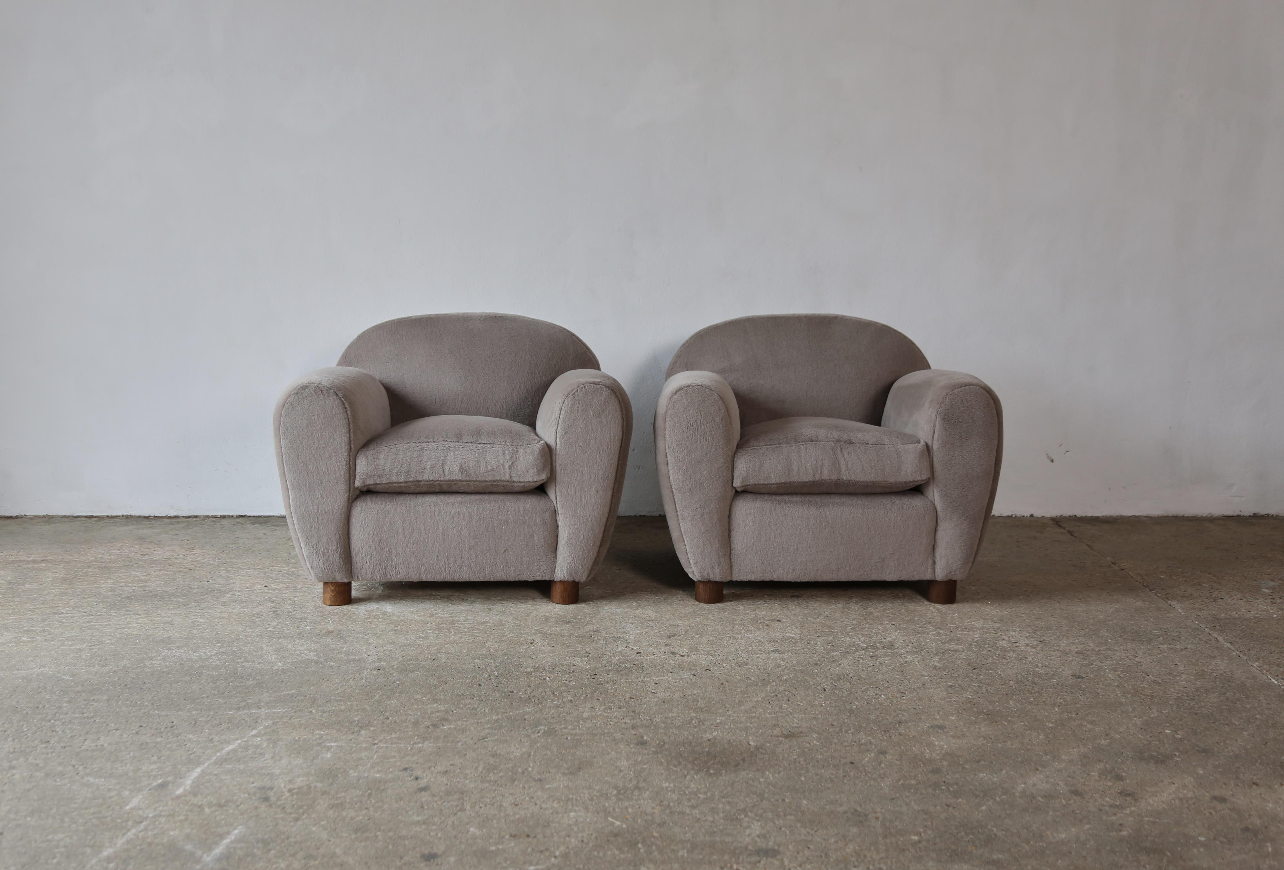 Italian Pair of Armchairs, Attributed to Guglielmo Ulrich, Italy, 1950s For Sale