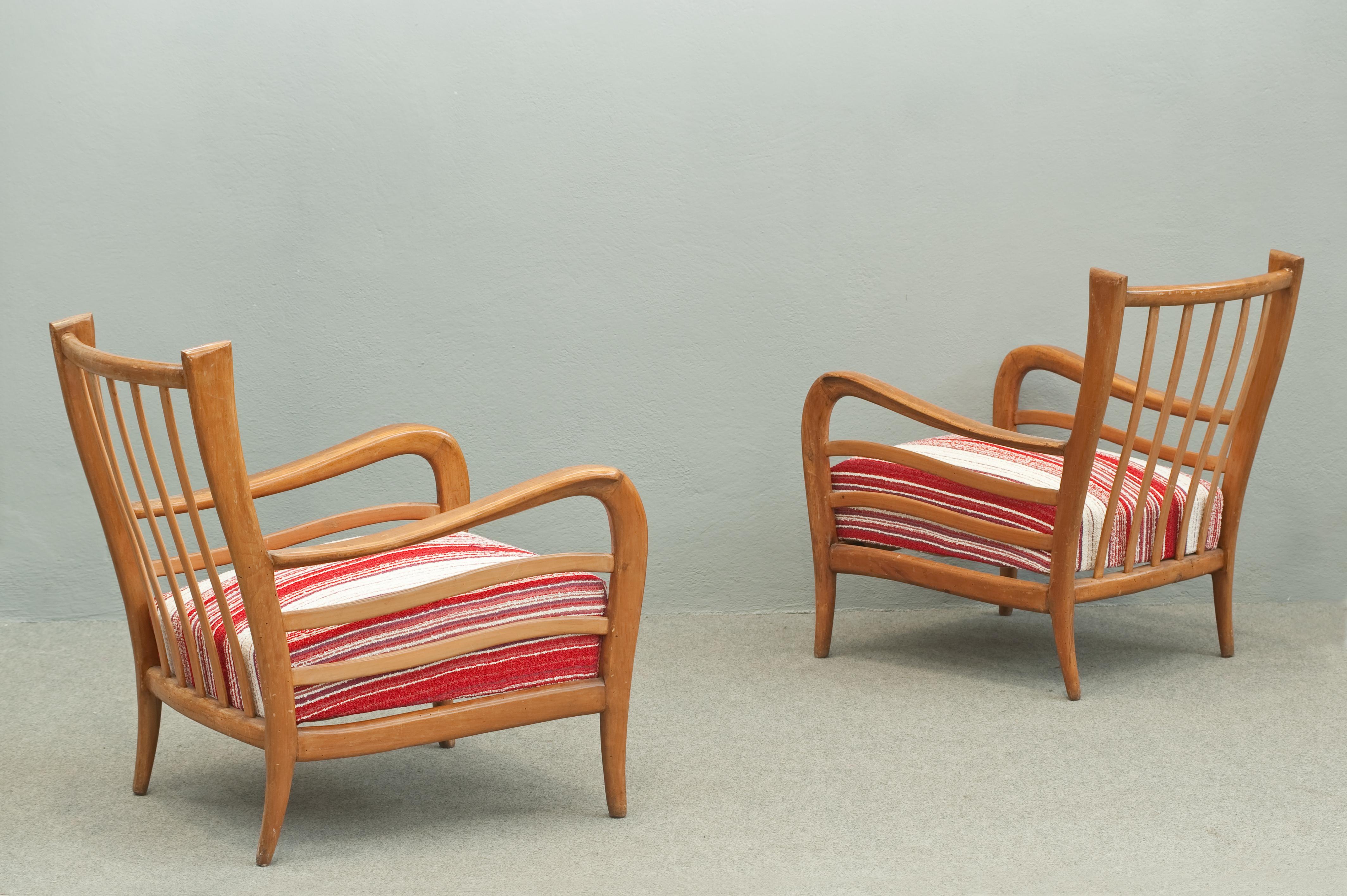 Charming wood armchairs attributed to Paolo Buffa.
Original upholstering.